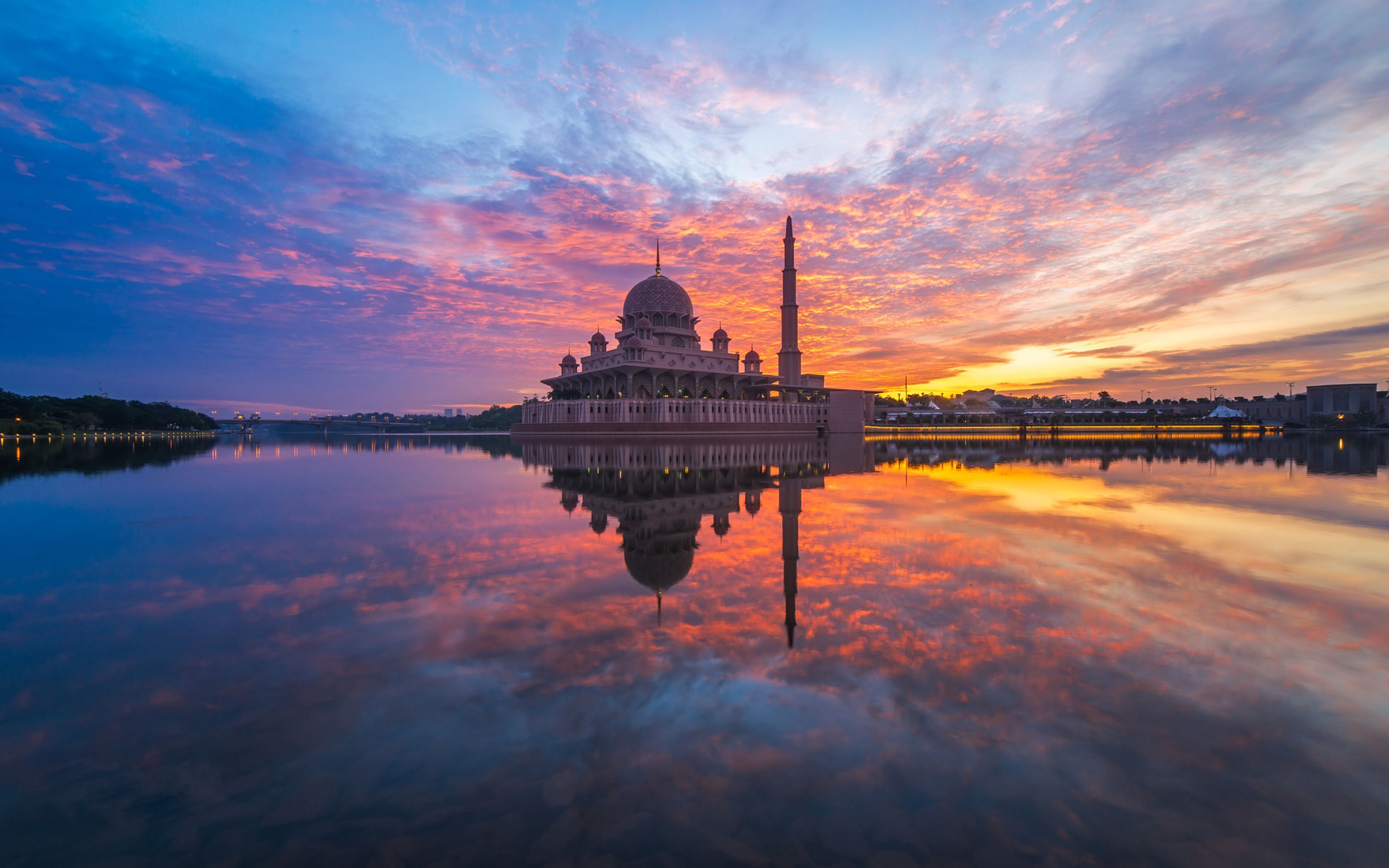 3840x2400 Sunrise At A Putra Mosque Capital Of Malaysia Putrajaya Desktop HD Wallpaper For Pc Tablet And Mobile 3840x2400 :
