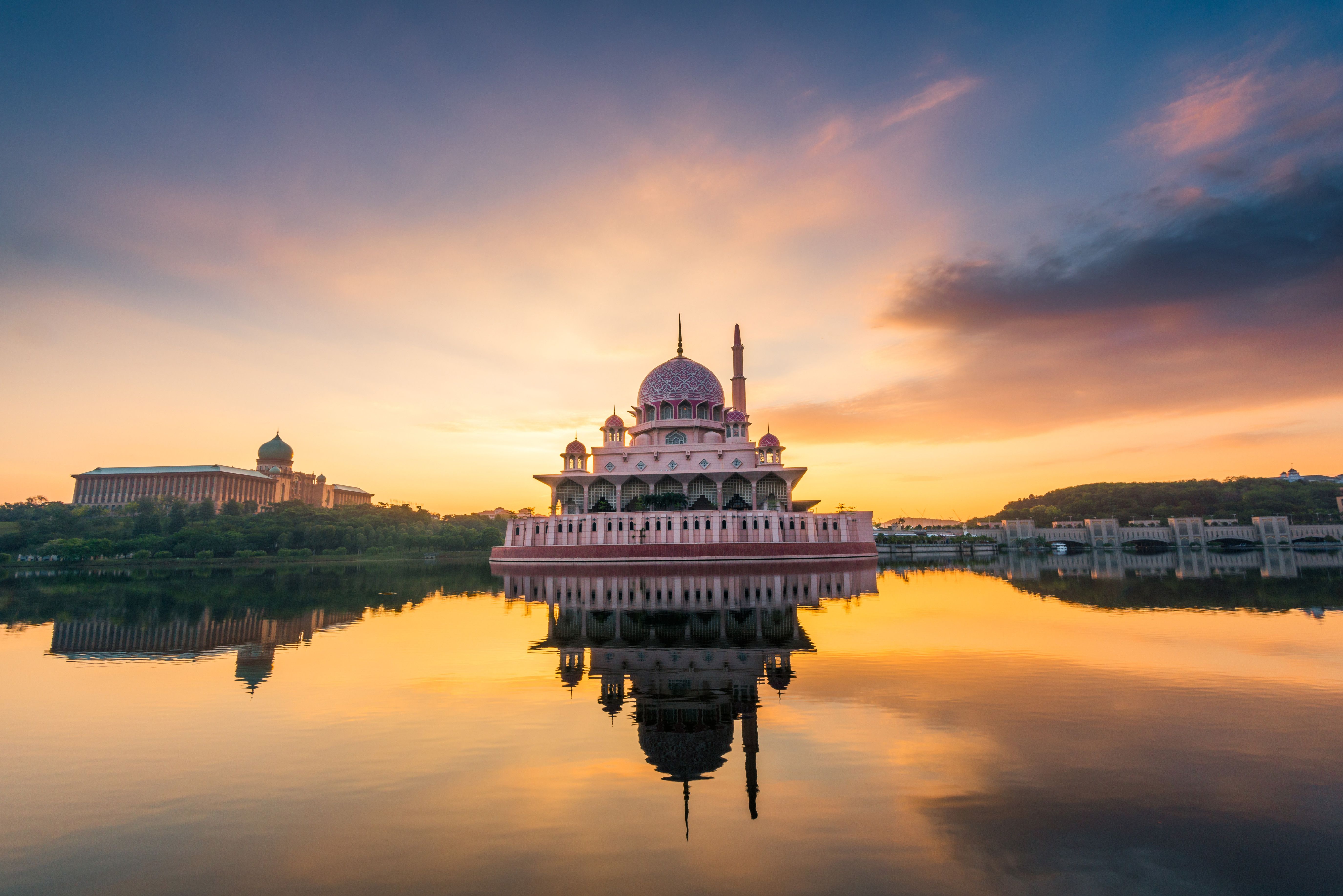 5500x3671 Days in Putrajaya Trip: Budgets, Hotels, Food & Attractions
