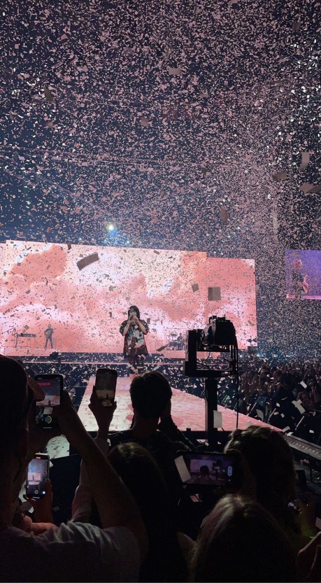 662x1200 billie eilish concert. Concert, Photo story, Harry styles concert
