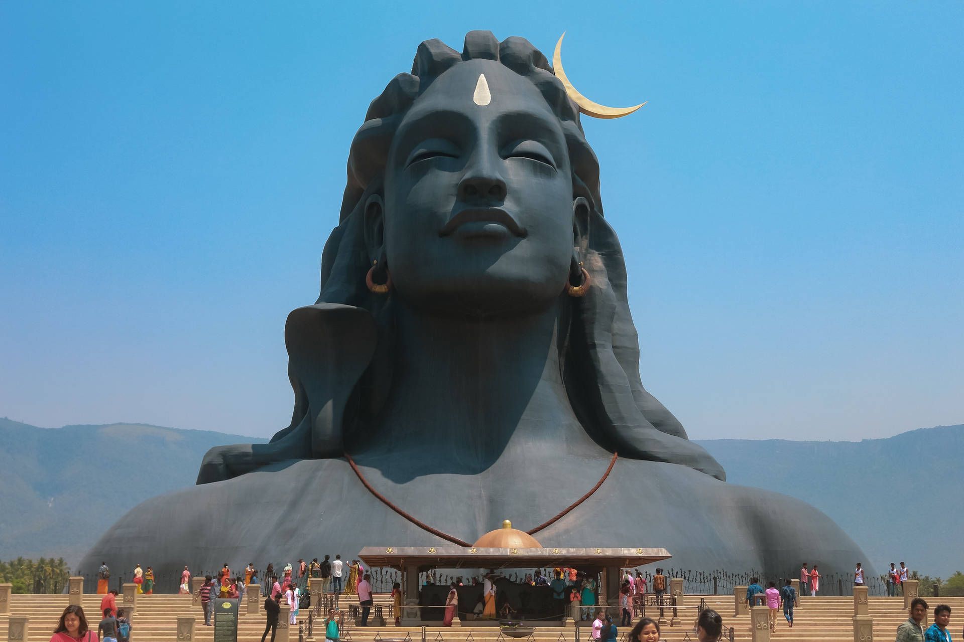 1920x1280 Download Crowd At The Adiyogi Shiva Statue Wallpaper
