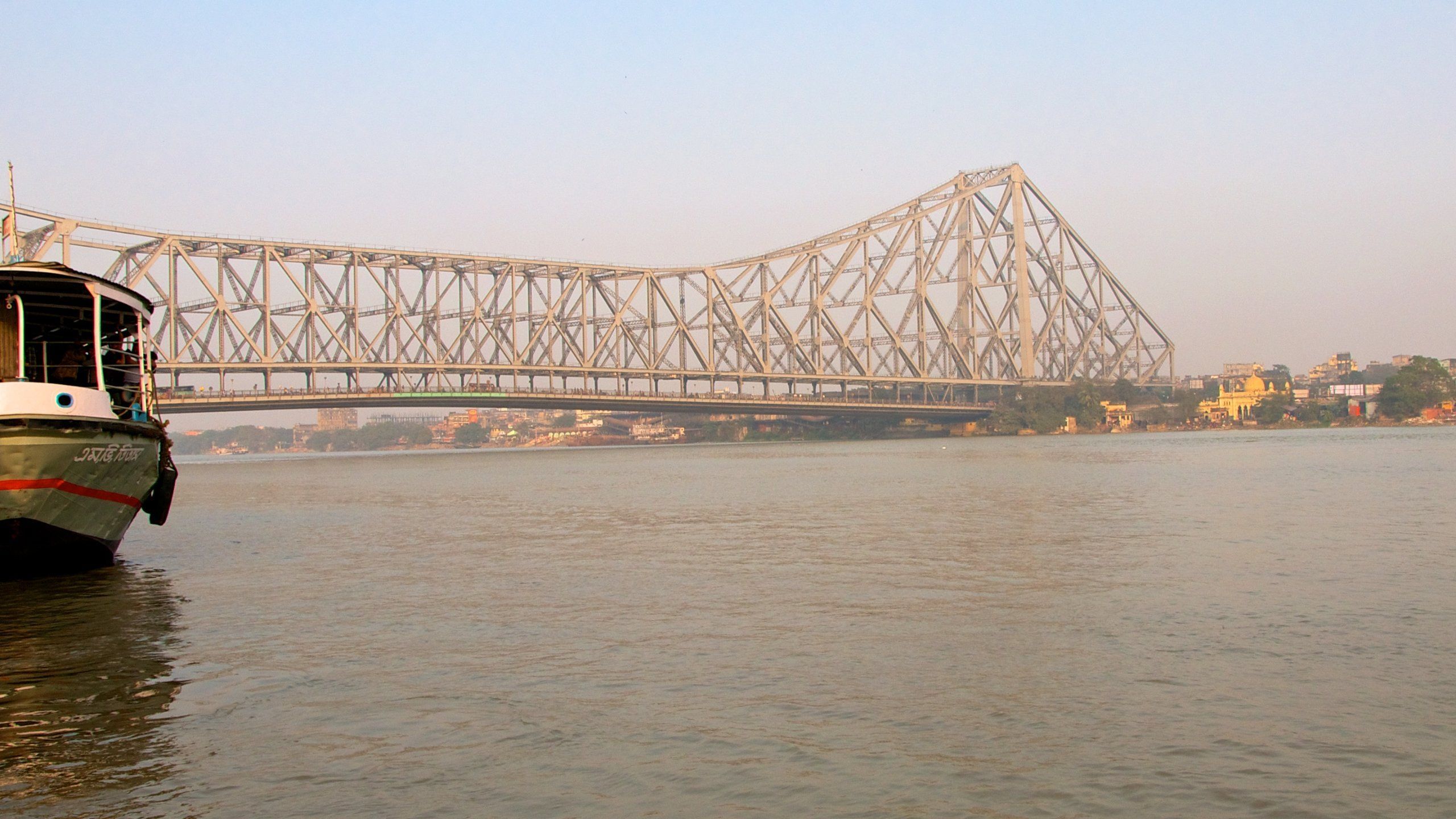 2560x1440 Howrah Bridge in Kolkata and Activities