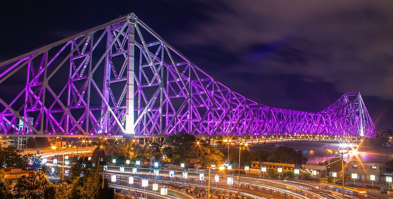 1280x650 Howrah bridge betwixt