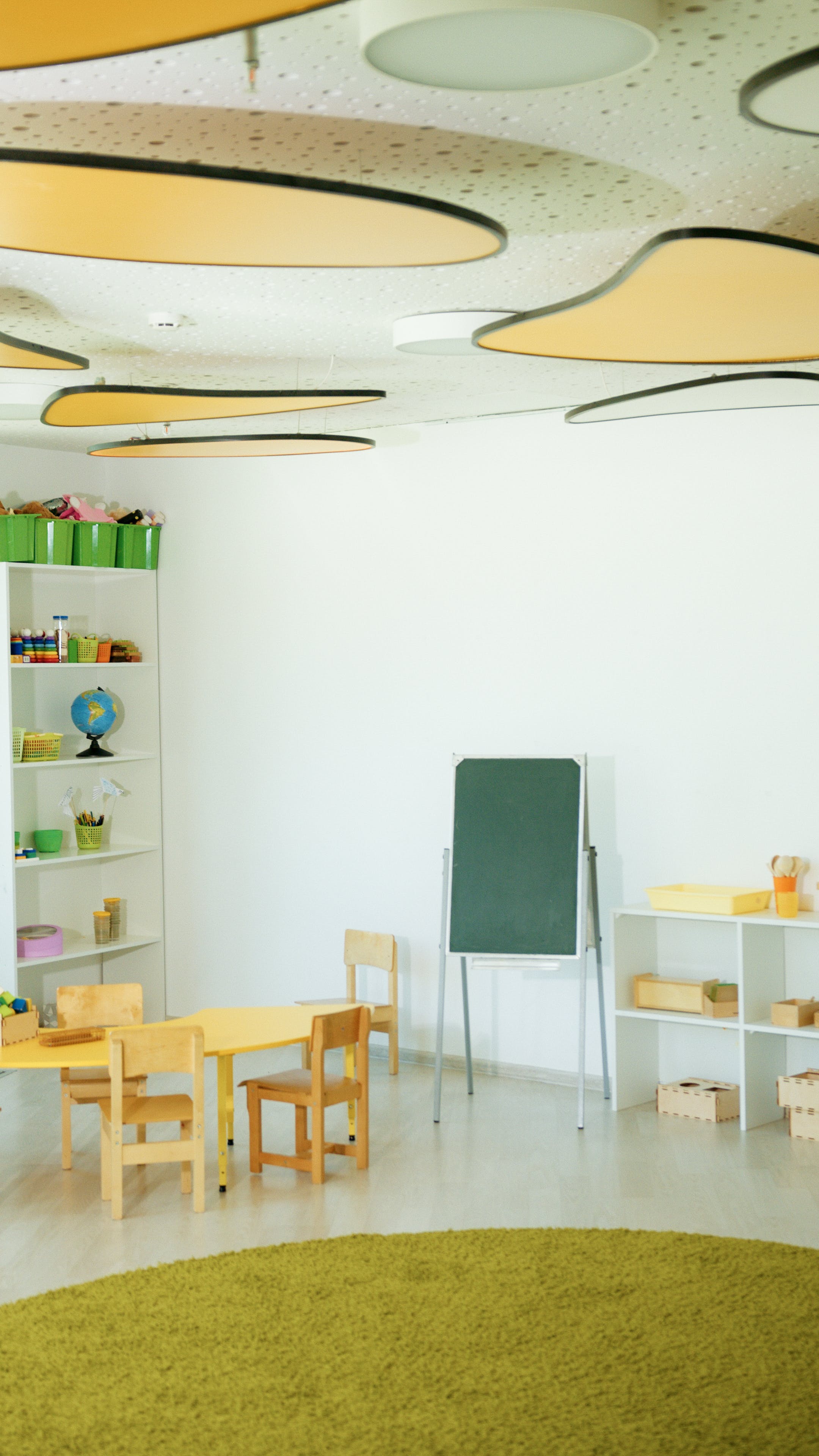 2160x3840 Classroom Wallpaper Photo, Download