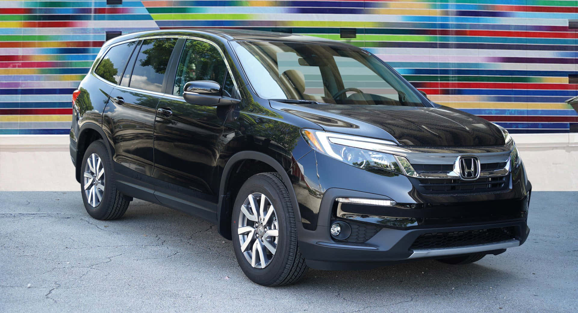 1920x1040 Download Captivating Honda Pilot on the Road Wallpaper