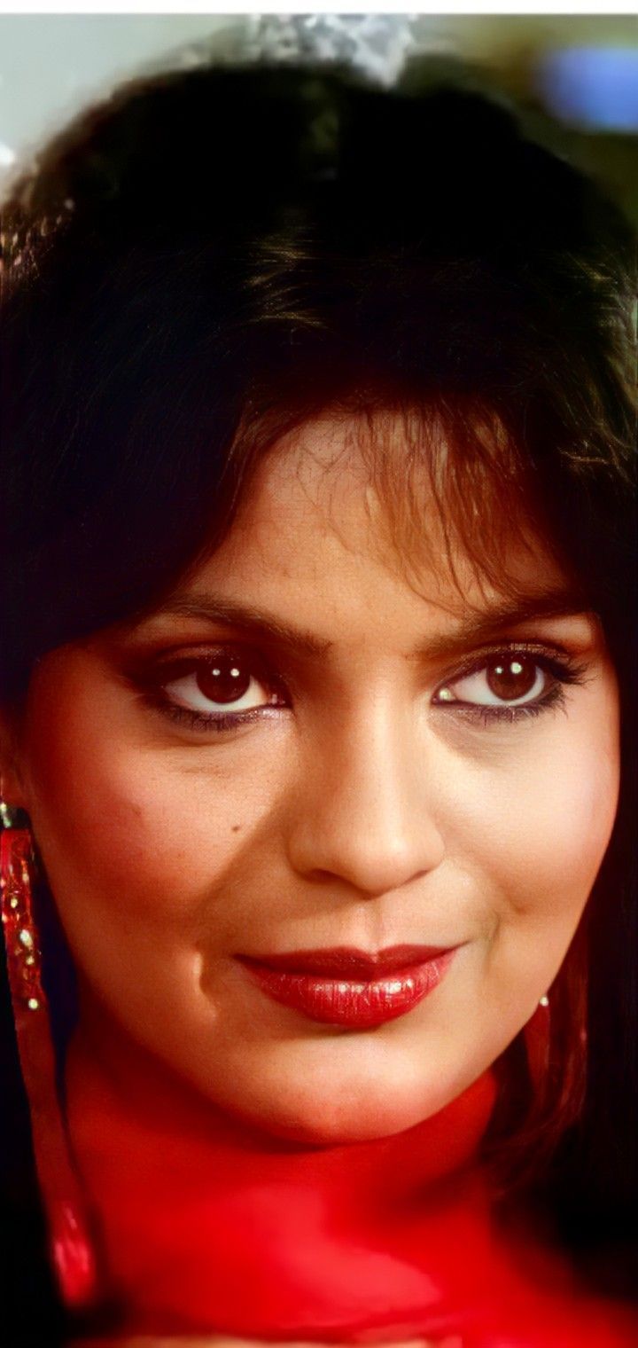 720x1520 Beatiful zeenat aman