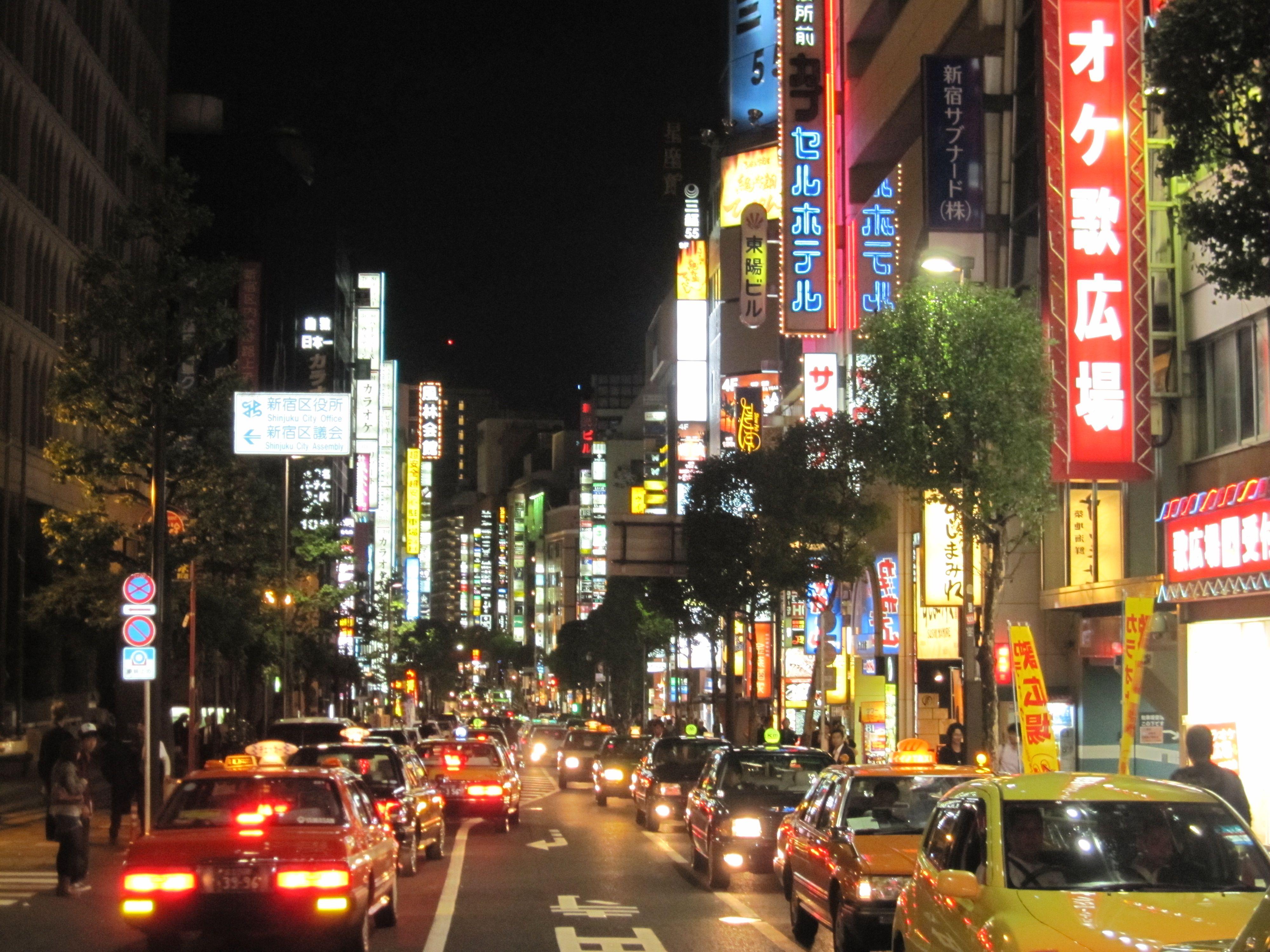 4000x3000 Alex Sim Wise Explores Tokyo Nightlife!
