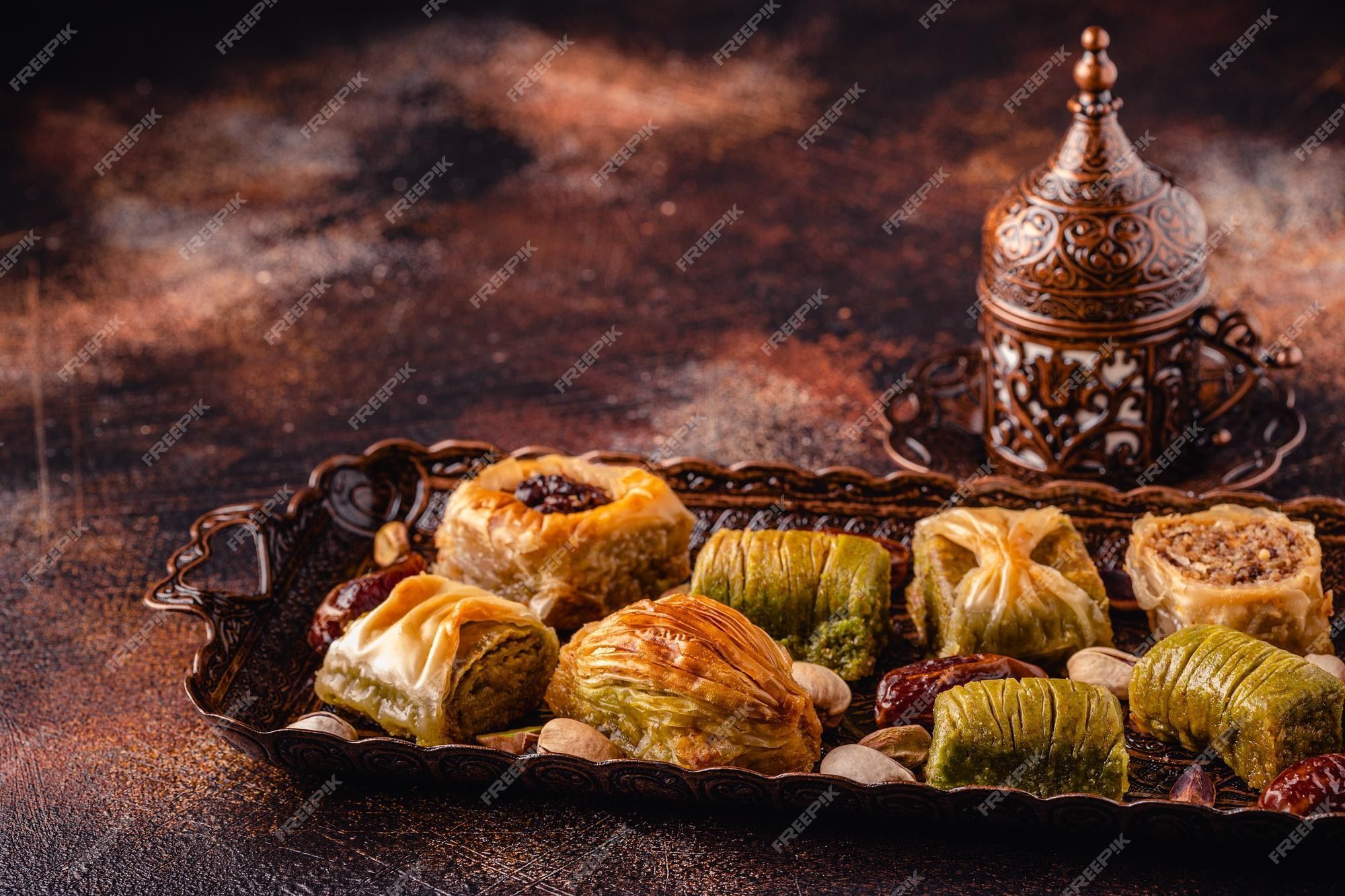 2000x1333 Premium Photo. Traditional turkish arabic sweets baklava