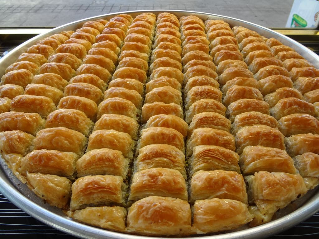 1024x768 Turkish Baklava Recipe: Easy & Homemade
