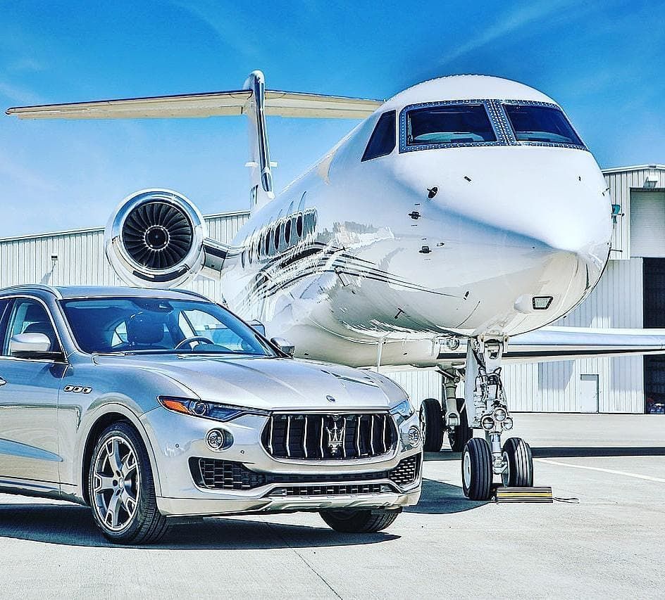 944x853 Private jet and car luxury lifestyle aesthetic. Luxury private jets, Private jet, Luxury jets