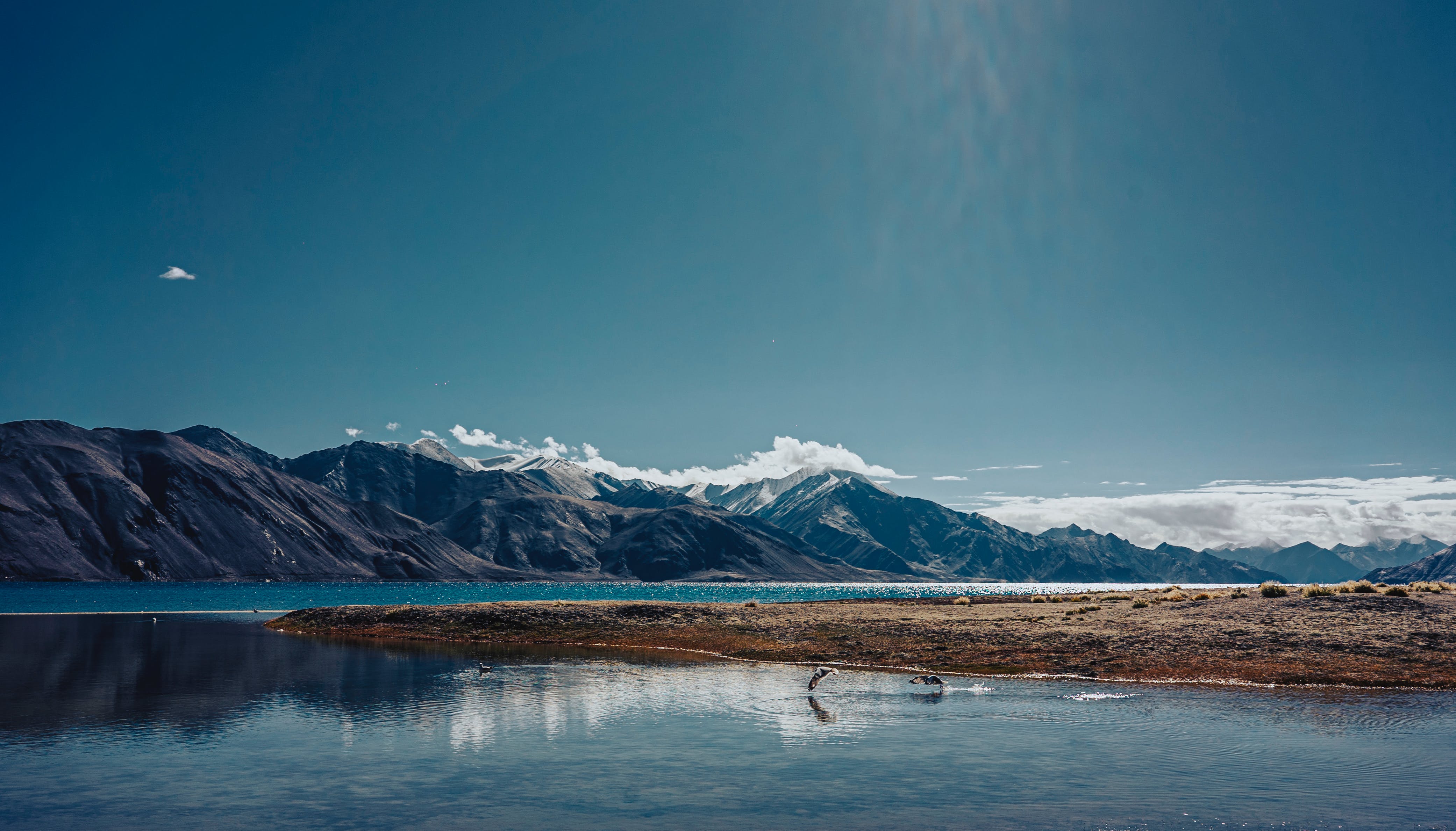 4164x2378 Twin Lakes in Batang, Sichuan, China · Free