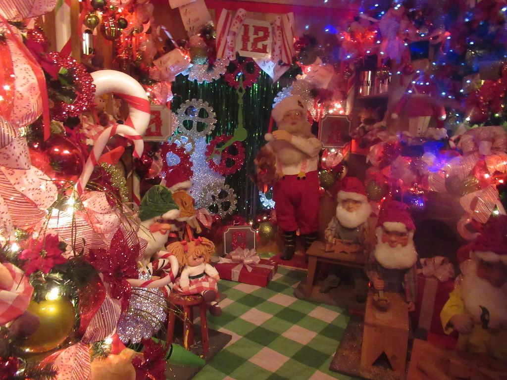 1024x768 Santa's Workshop, Christmas Ice Caverns, Fairfield, NJ