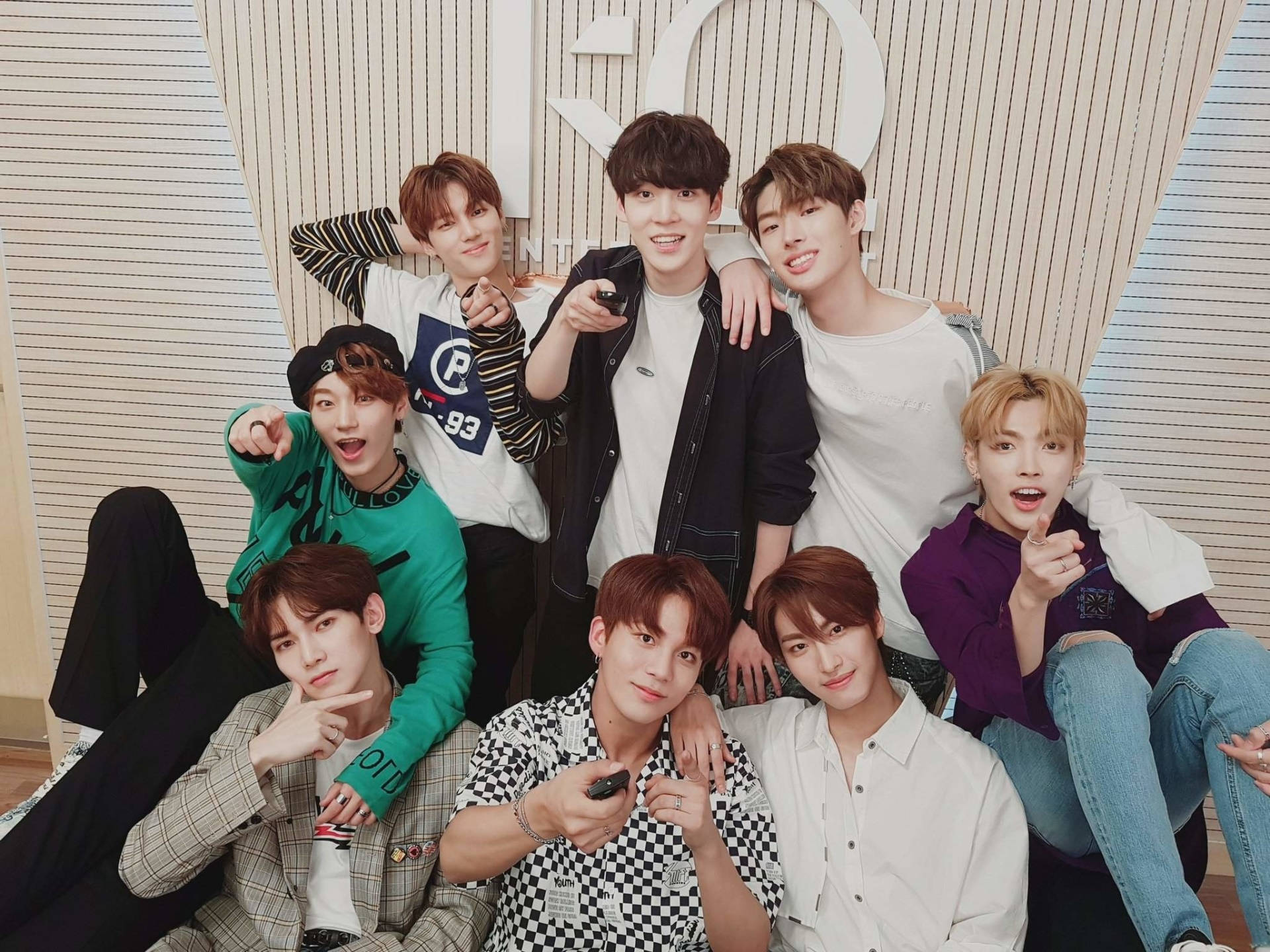 1920x1440 Download Ateez Posing Together Desktop Wallpaper