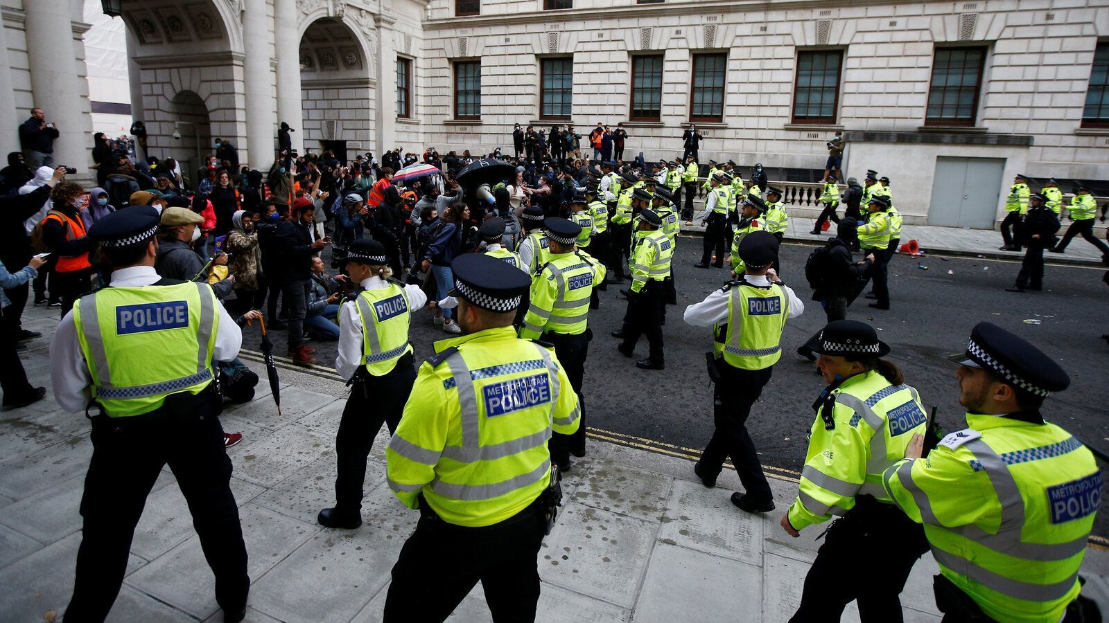 1600x900 London Police to Recruit 40% of Officers From Minority Background