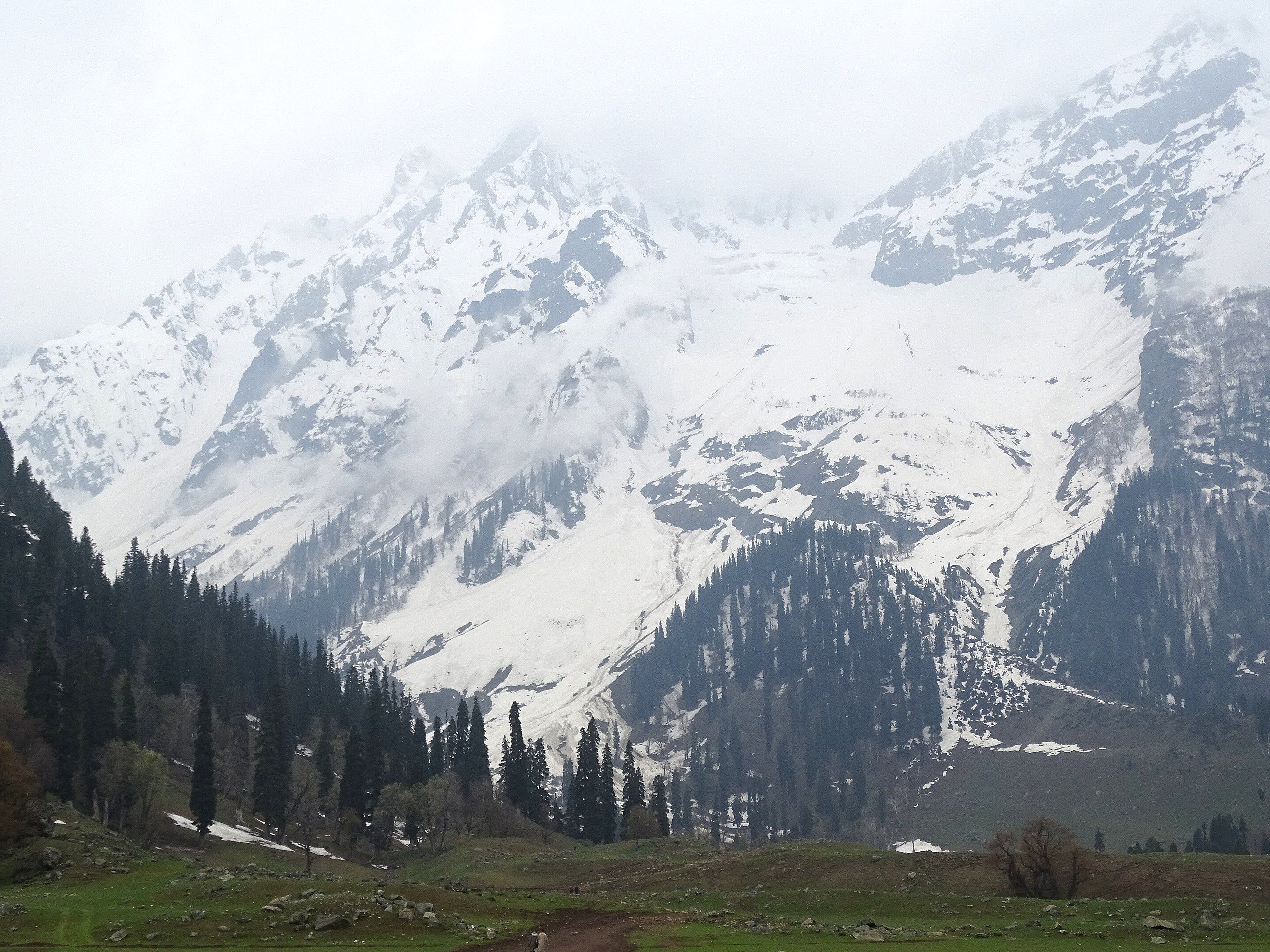 2560x1920 Scenery around Sonmarg Glacier & Kashmir
