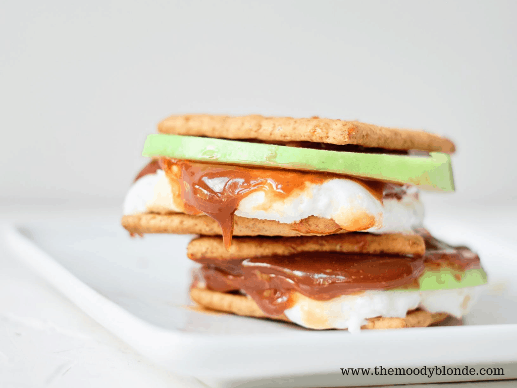 1024x768 Easy Caramel Apple S'mores Dessert The Moody Blonde