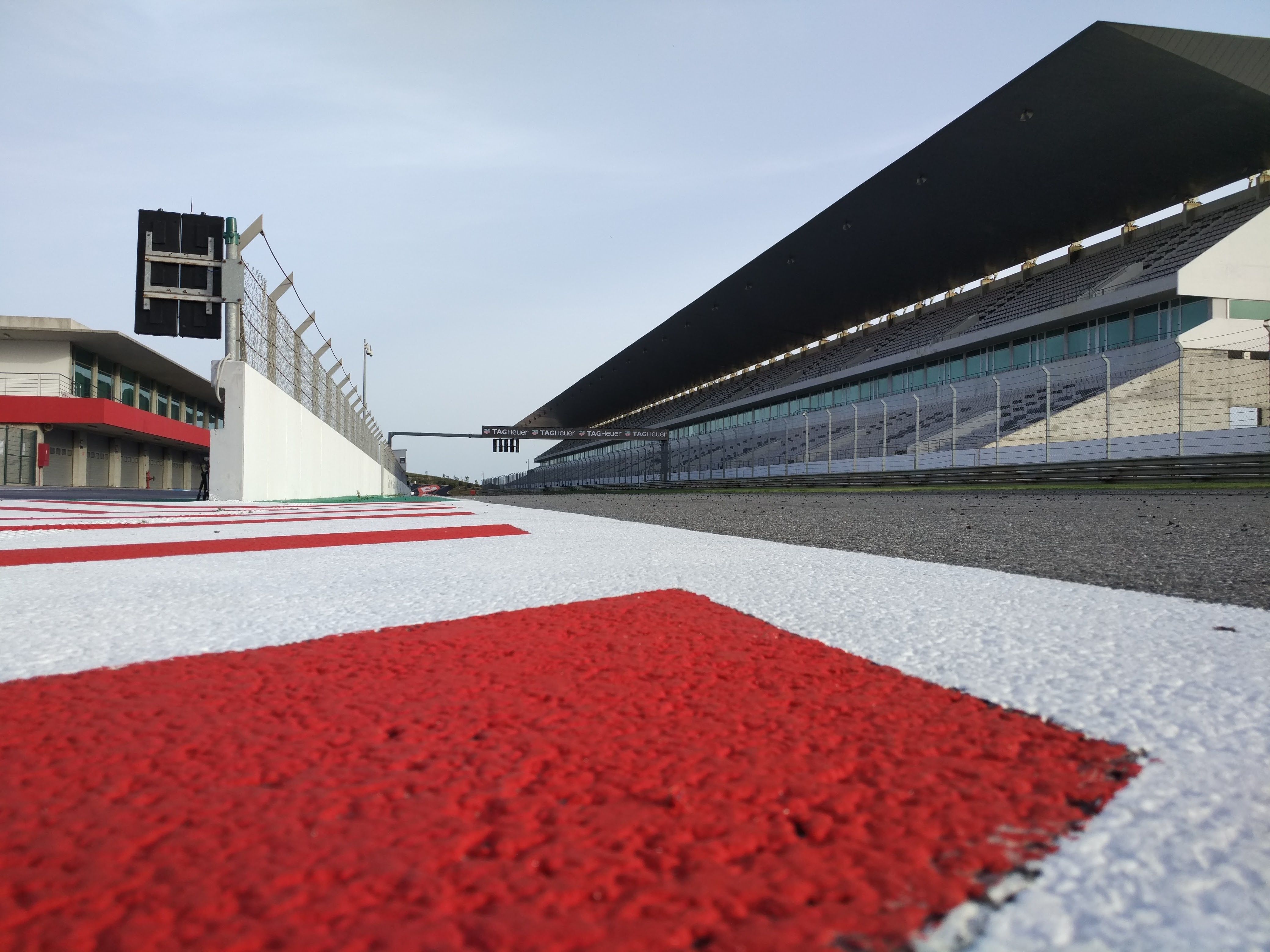 4160x3120 Artful race track wallpaper for iPhone