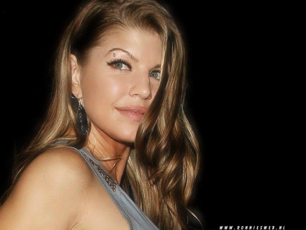 Fergie Wallpapers - Top Free Fergie Backgrounds - WallpaperAccess