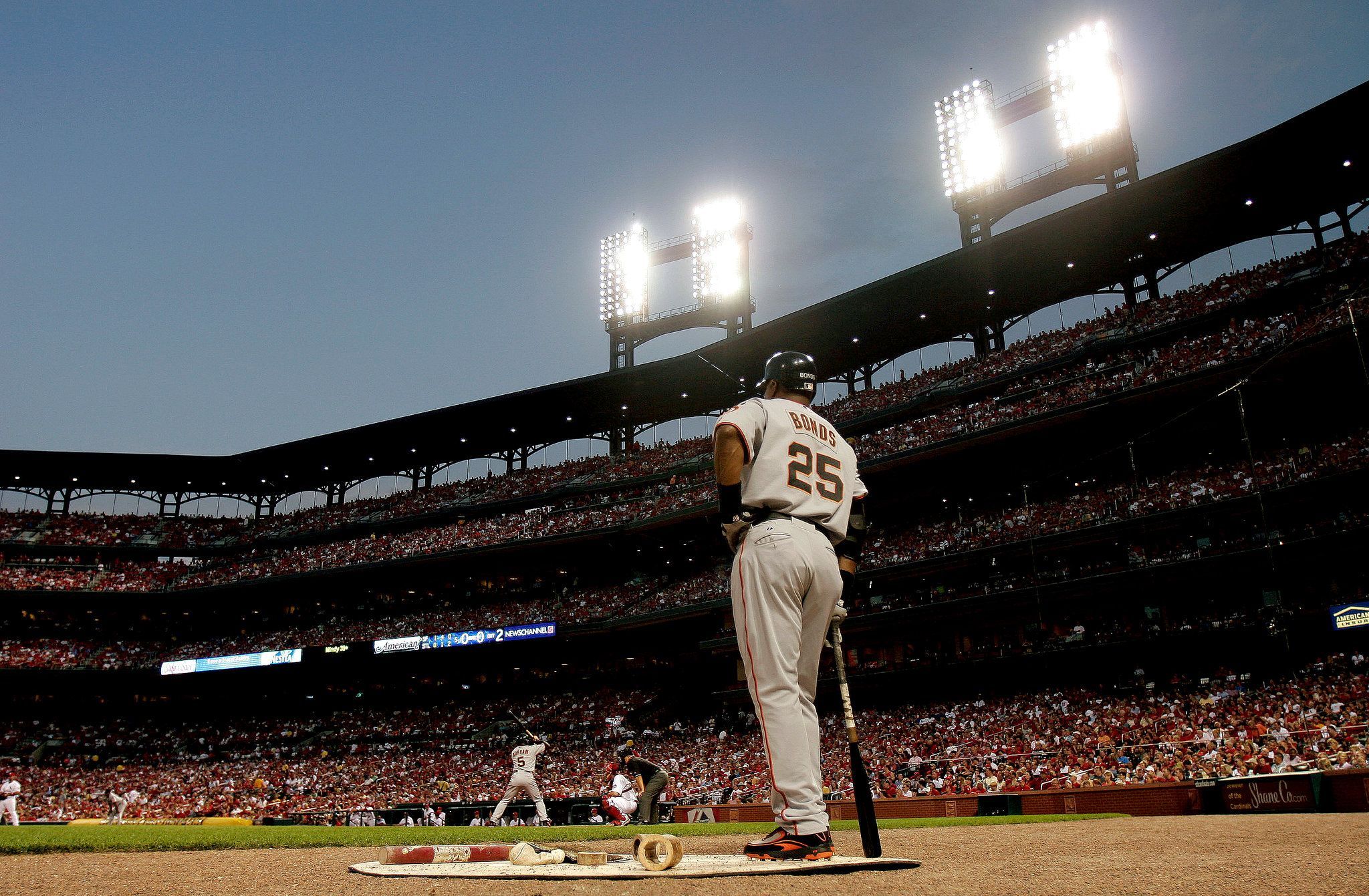 2048x1341 Hall of Fame Odds Slip for Barry Bonds and Roger Clemens