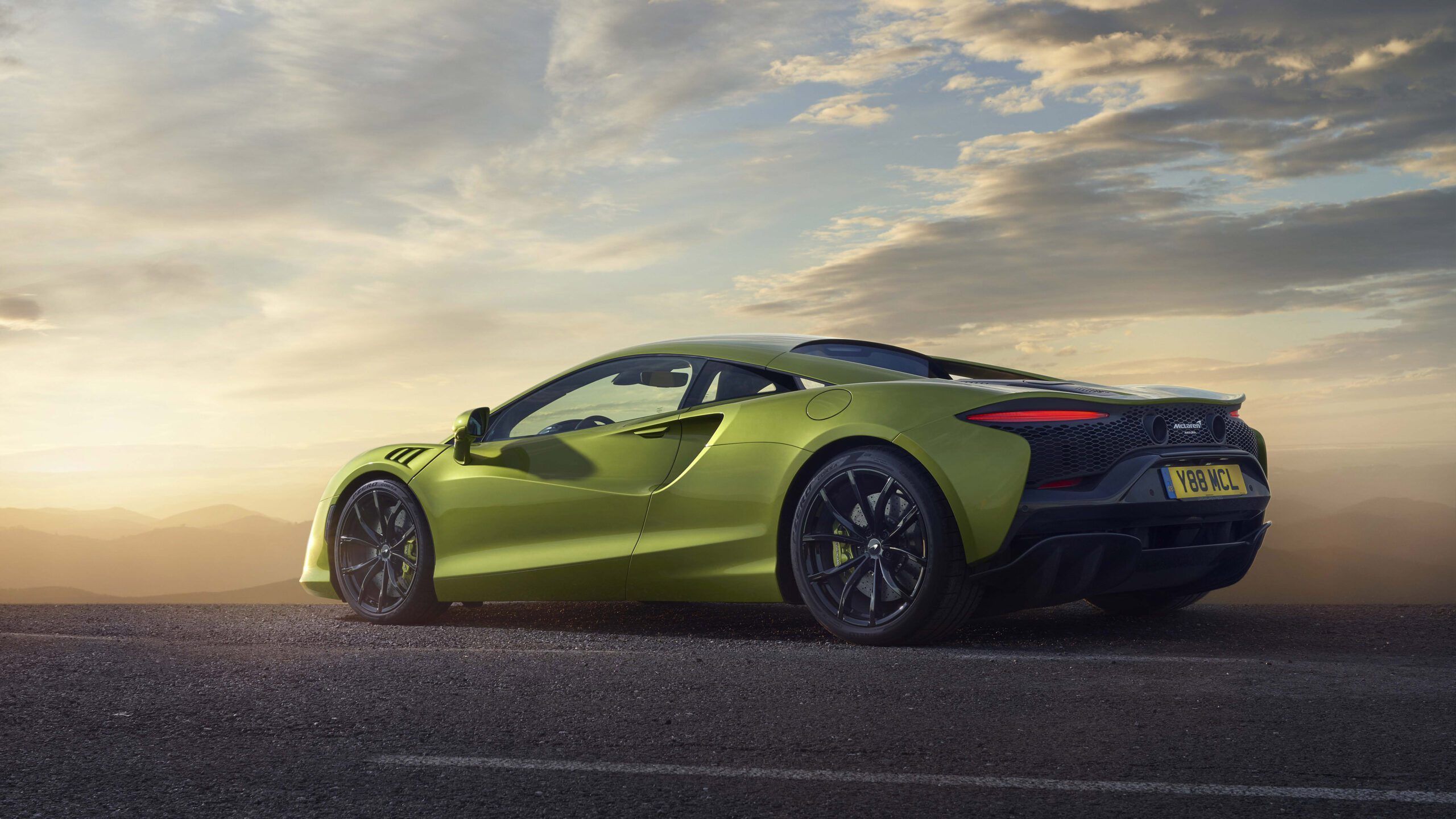 2560x1440 McLaren Artura Wallpaper