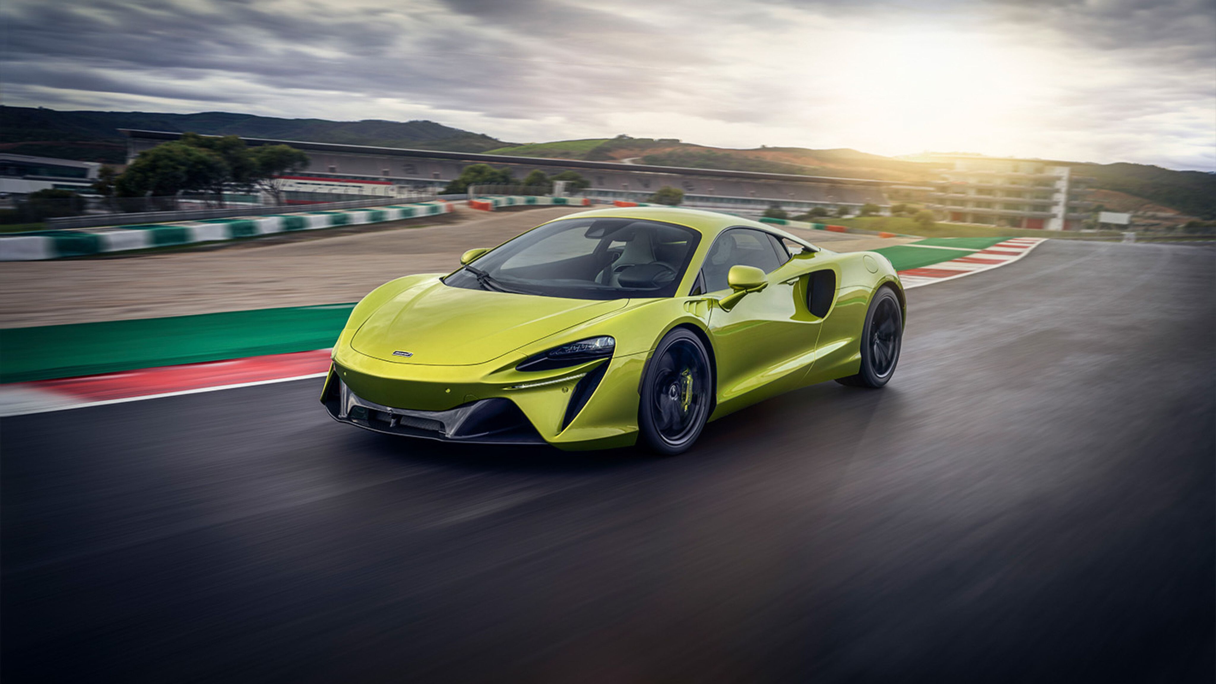 4096x2304 McLaren Artura deep dive