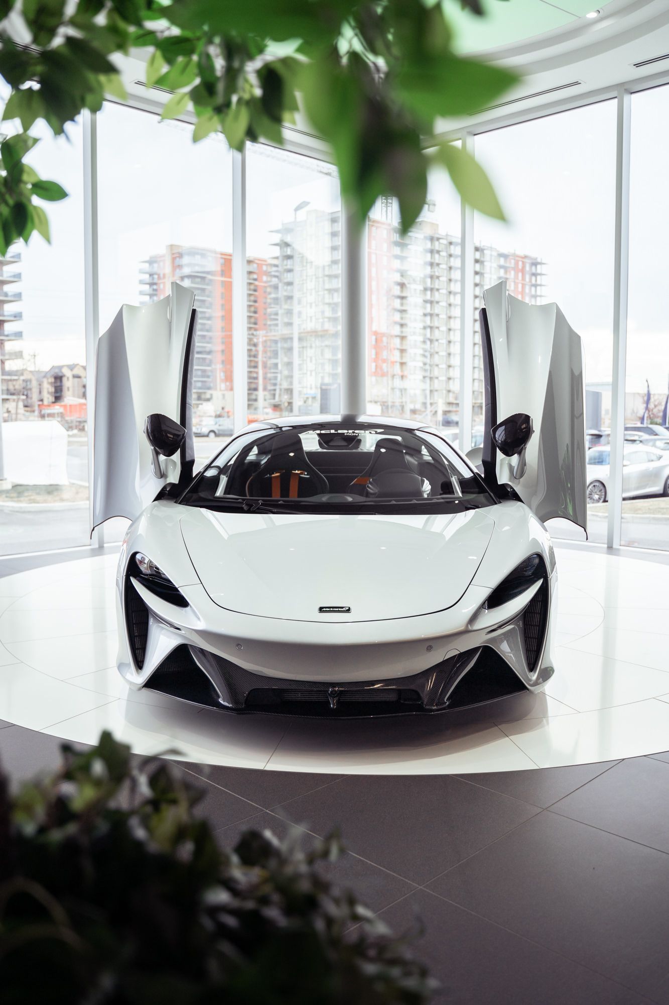 1333x2000 MCLAREN ARTURA: FIRST LOOK