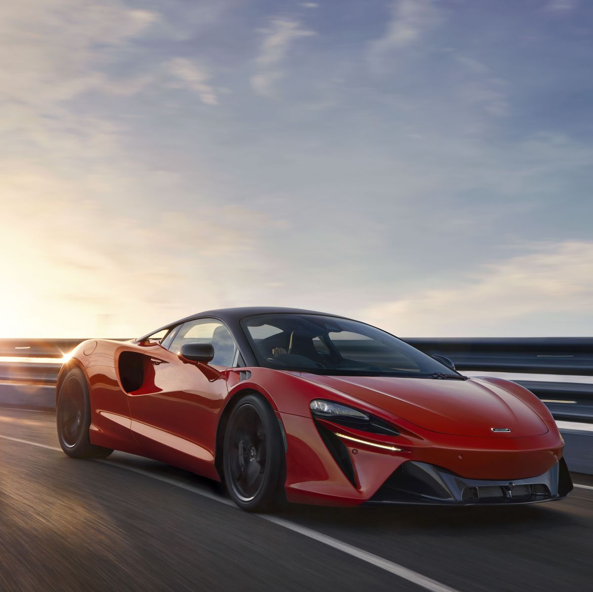 1200x1198 What Makes The New McLaren Artura So Super Series Sensible?