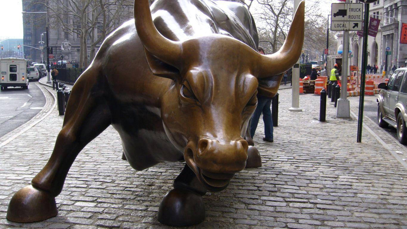 1366x768 The Wall Street Bull Wallpaper 1366x768
