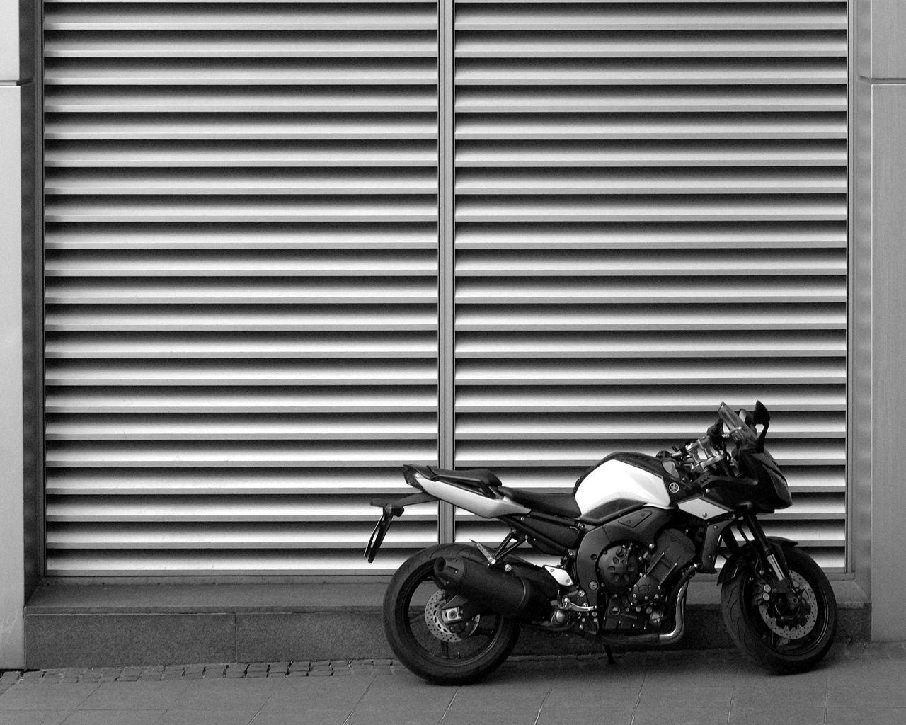 1280x1024 Download wallpaper 1280x1024 motorcycle, bw, wall, street standard 5
