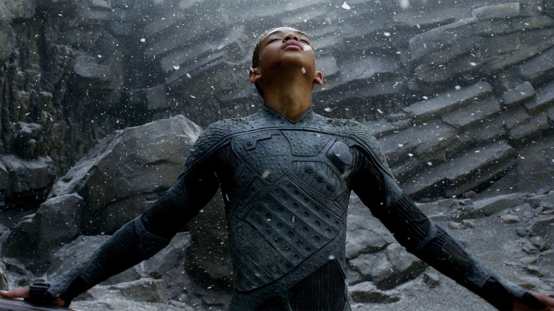1920x1080 Sony Will Smith Film 'After Earth' Looks to International Box Office