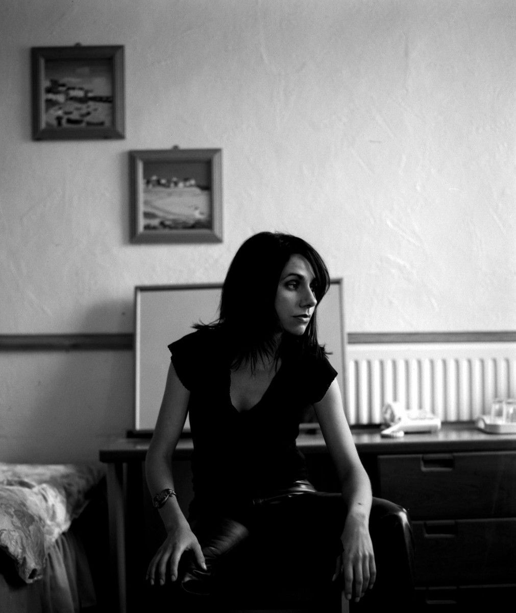 1011x1200 PJ Harvey Wallpaper