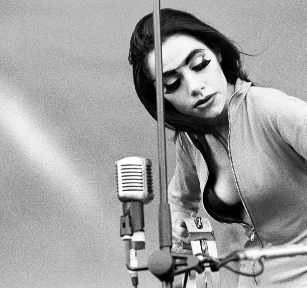 999x938 PJ Harvey To Reside In Glass Recording Studio For Somerset House Art Exhibition. Music News ABOUT HER