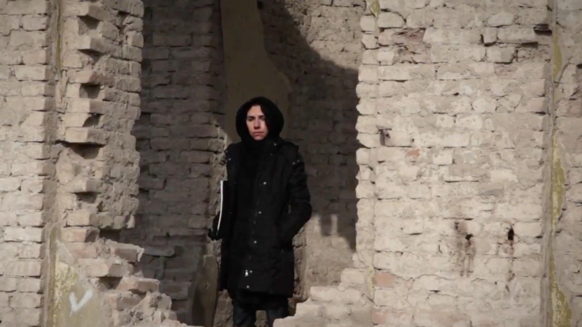 1920x1080 FLOOD: P. J. Harvey Teases New Album, Wanders Desolate Landscape