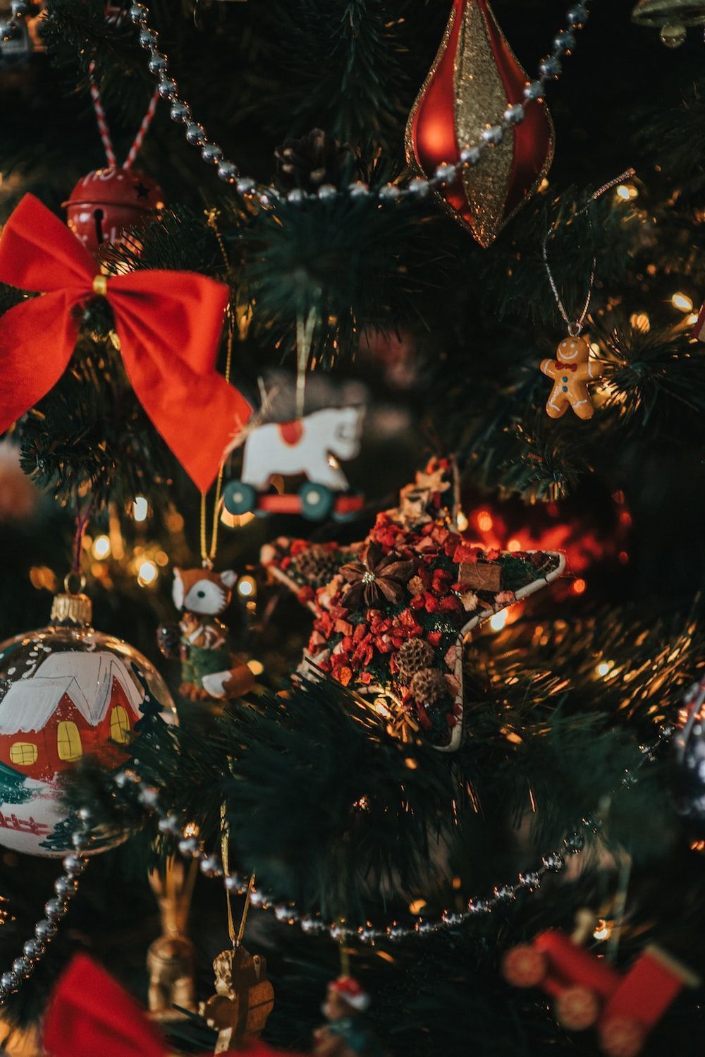 1000x1498 Red and white christmas ornament photo
