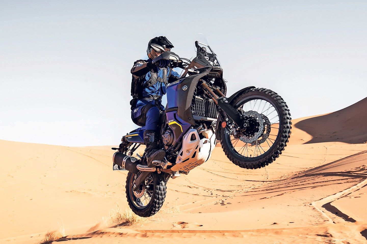 1440x960 Yamaha Ténéré World Raid brings more range, extra suspension travel, and more gadgets