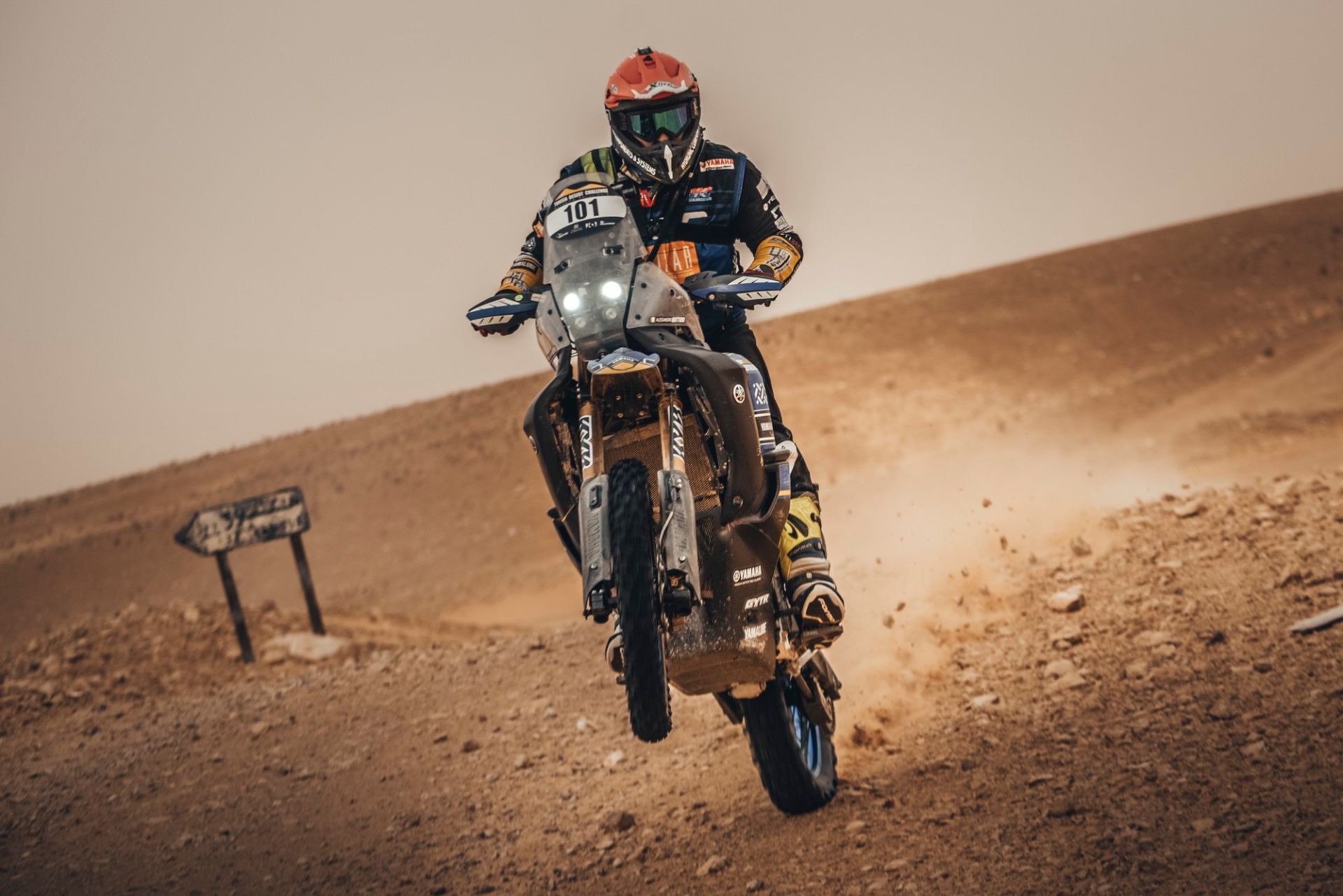 1920x1281 Ténéré World Raid Team Power on Through Adversity