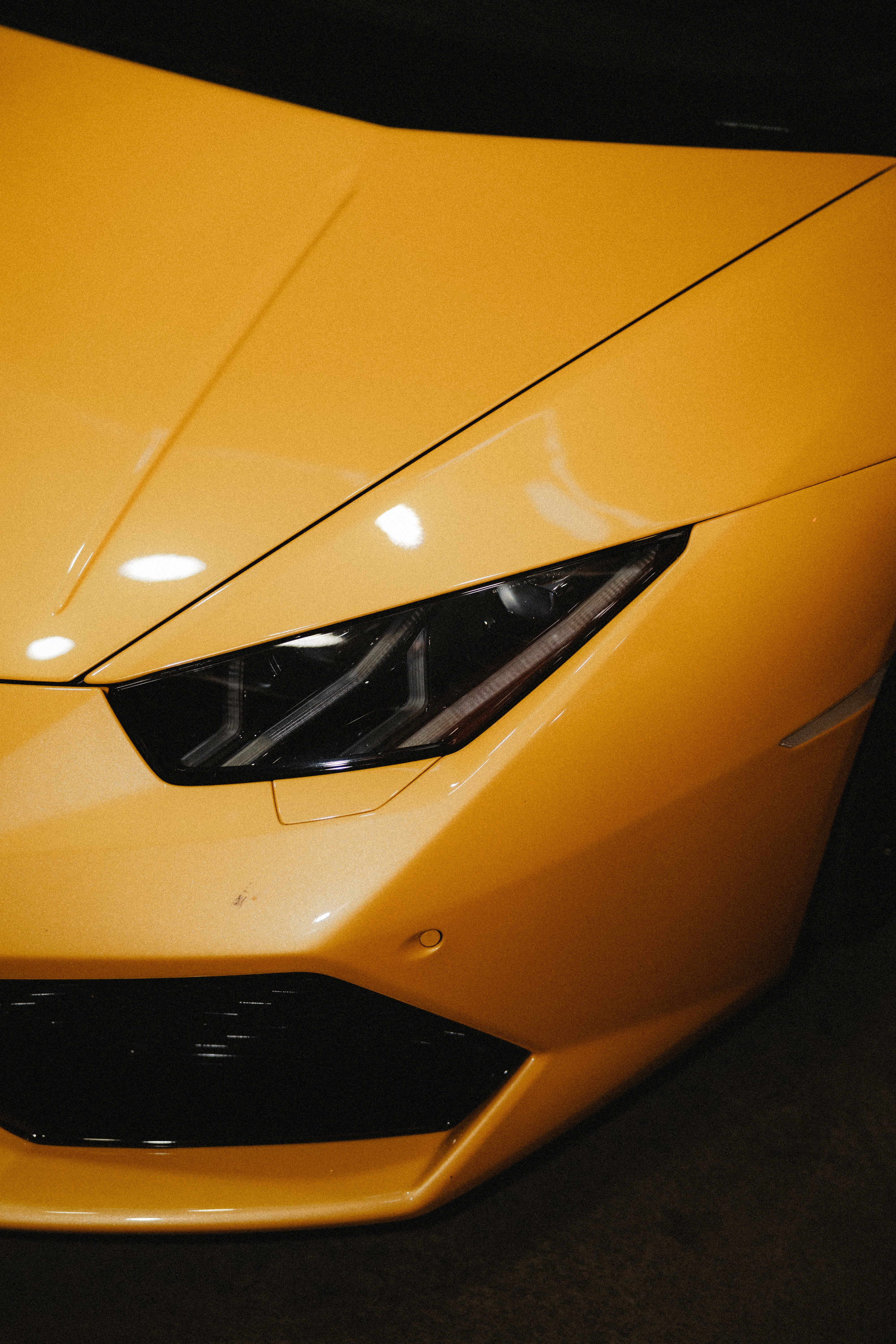 4000x6000 Flames from Lamborghini Exhaust · Free
