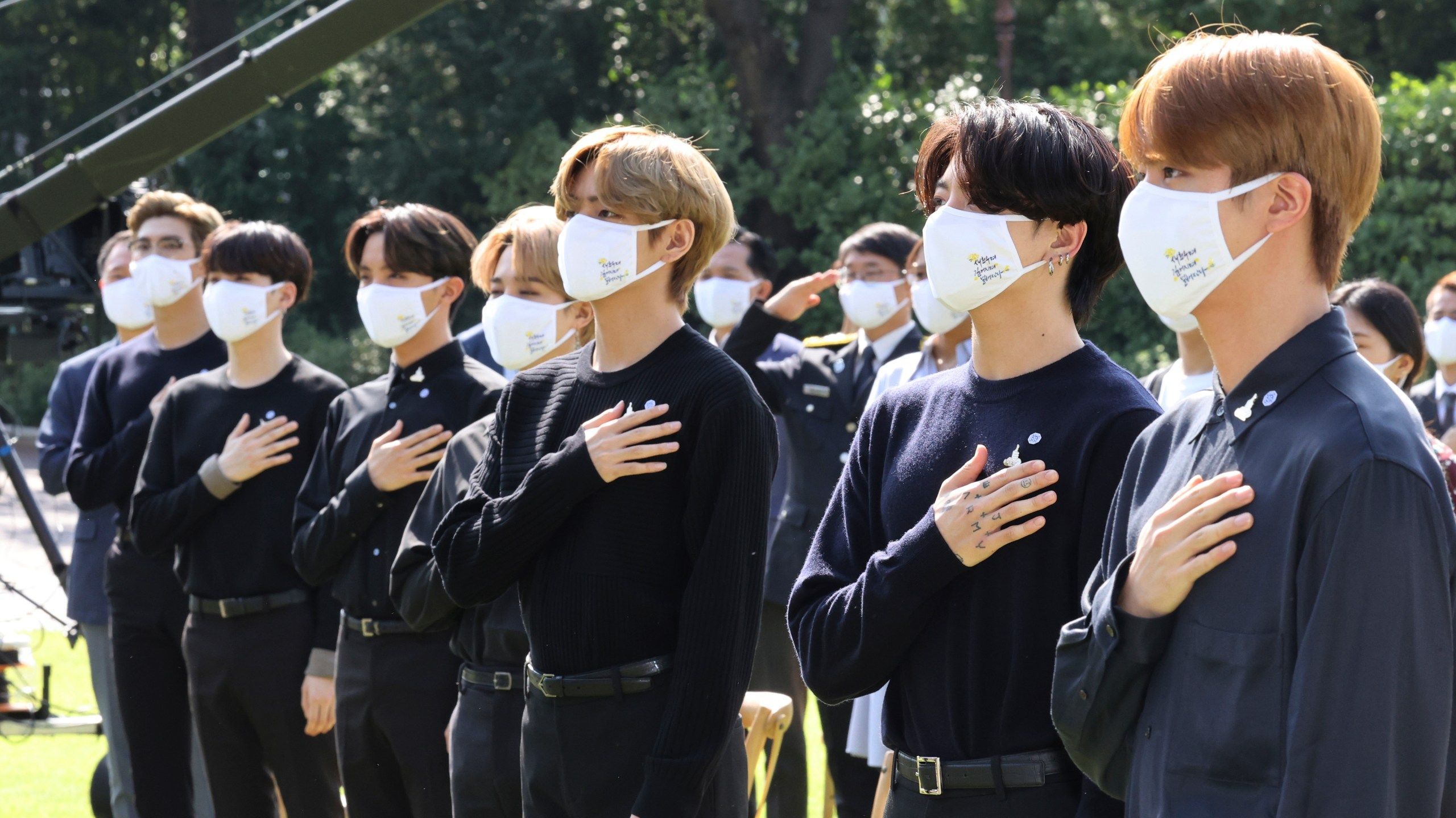2560x1440 Korean boy band BTS faces uproar in China over war comments