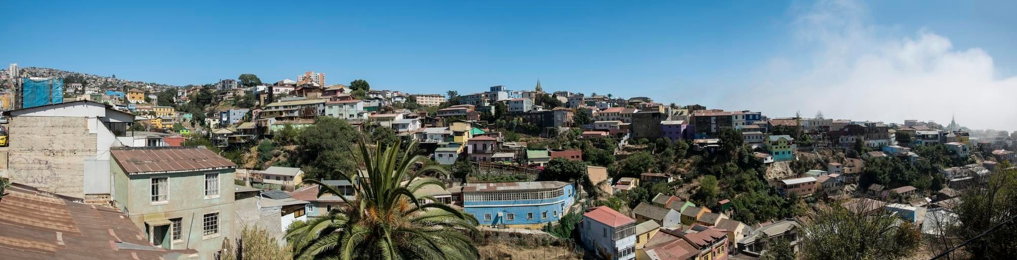 2000x512 Premium Photo. Panoramic view of the city and the port valparaiso chile pan