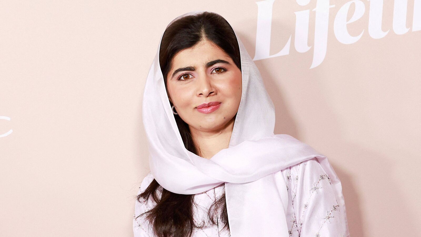 Malala yousafzai wallpapers top free malala yousafzai backgrounds