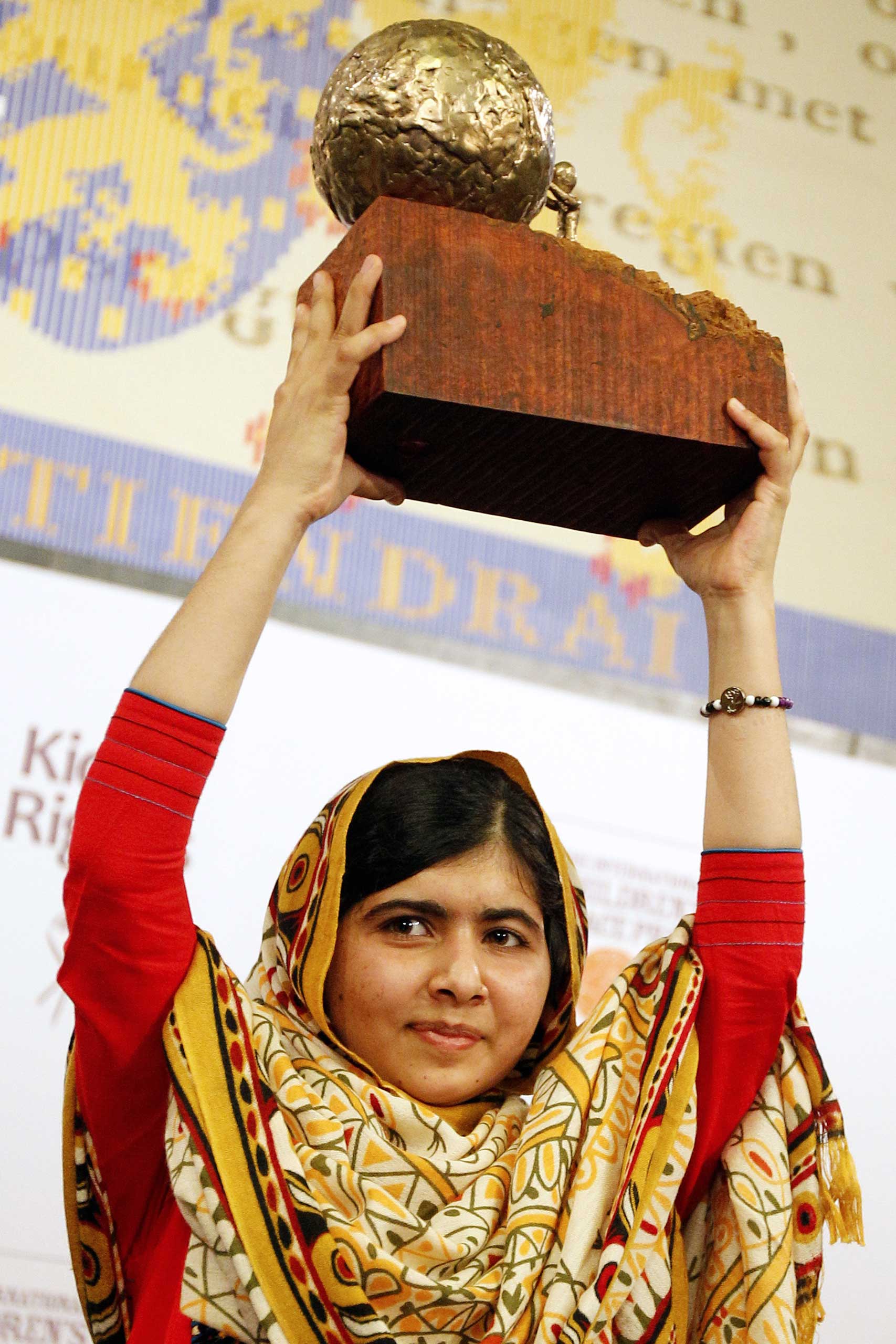 1707x2560 In Photo: Malala Yousafzai, Activist, Wins 2014 Nobel Peace Prize