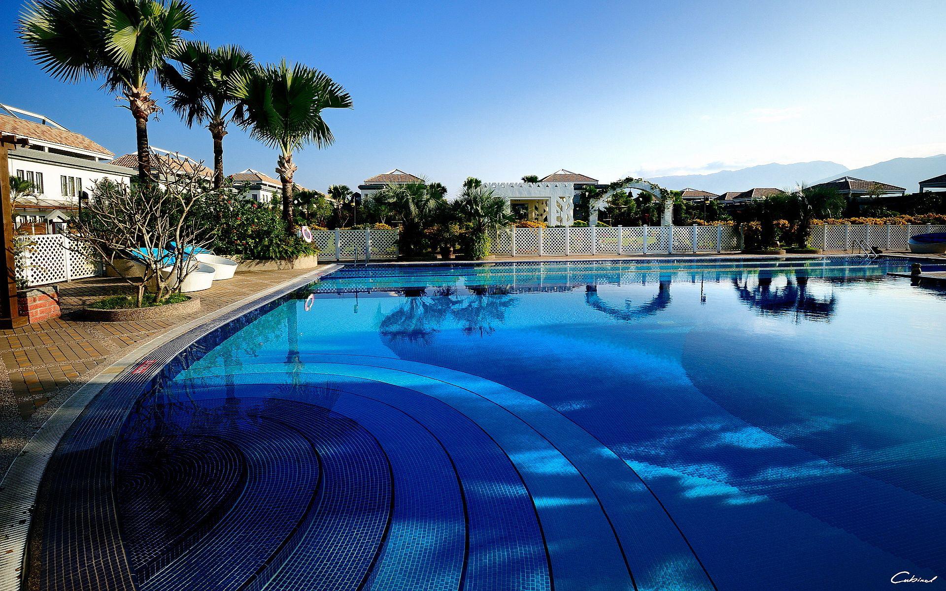 1920x1200 Resort swimming pool wallpaperx1200