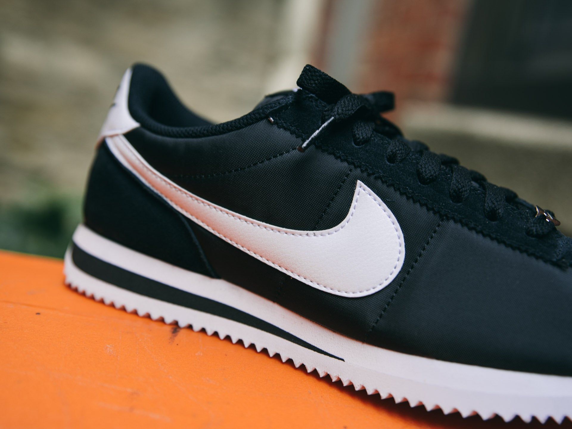 1920x1440 Nike Women's Cortez 'Black White'