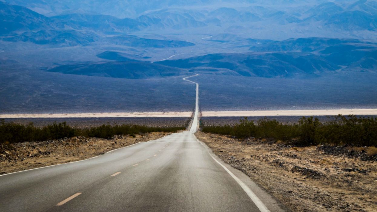1245x700 Empty straight road wallpaperx1440
