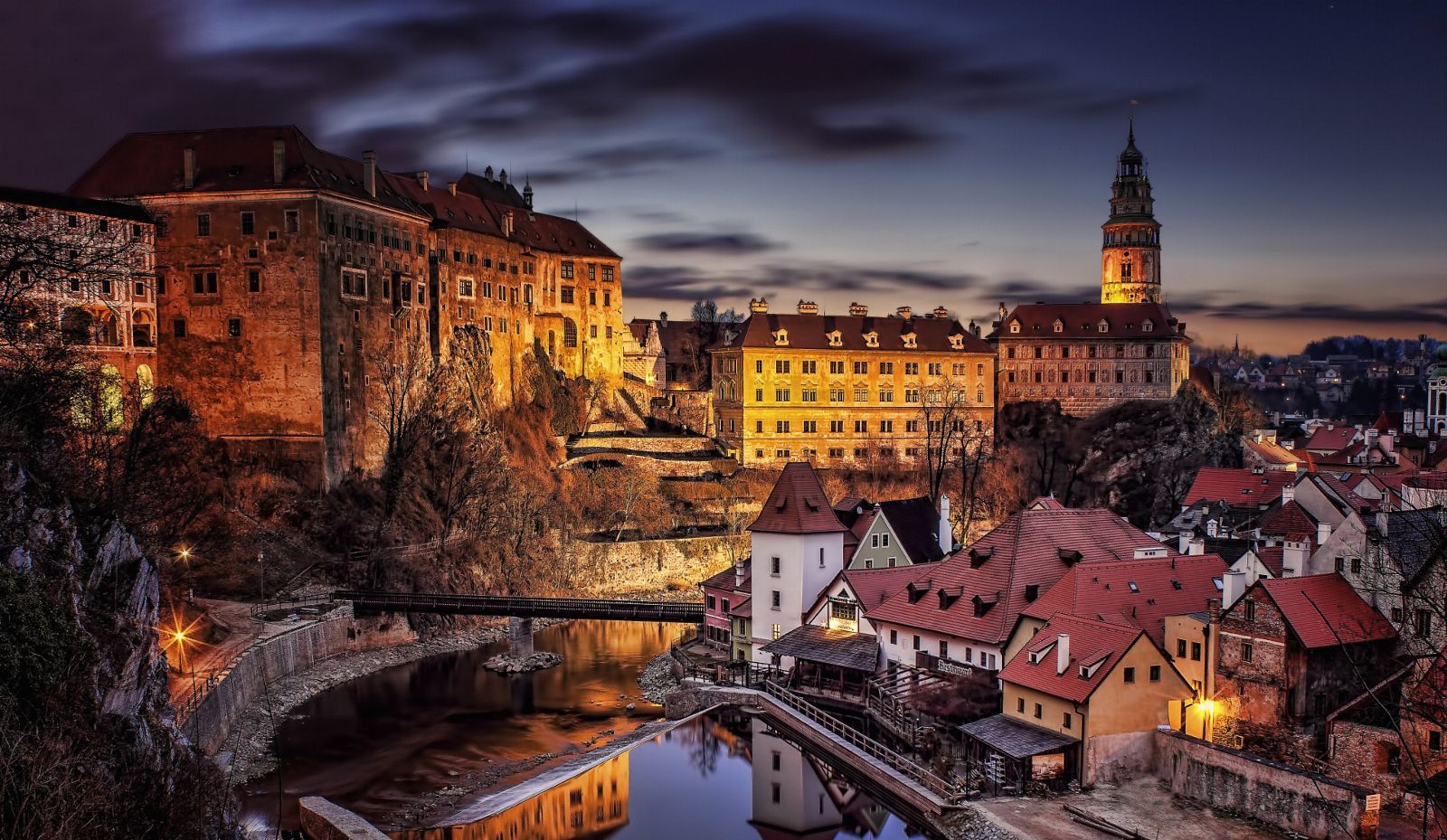 1600x929 Discover Cesky Krumlov: One of the Most Magical Cities on Earth