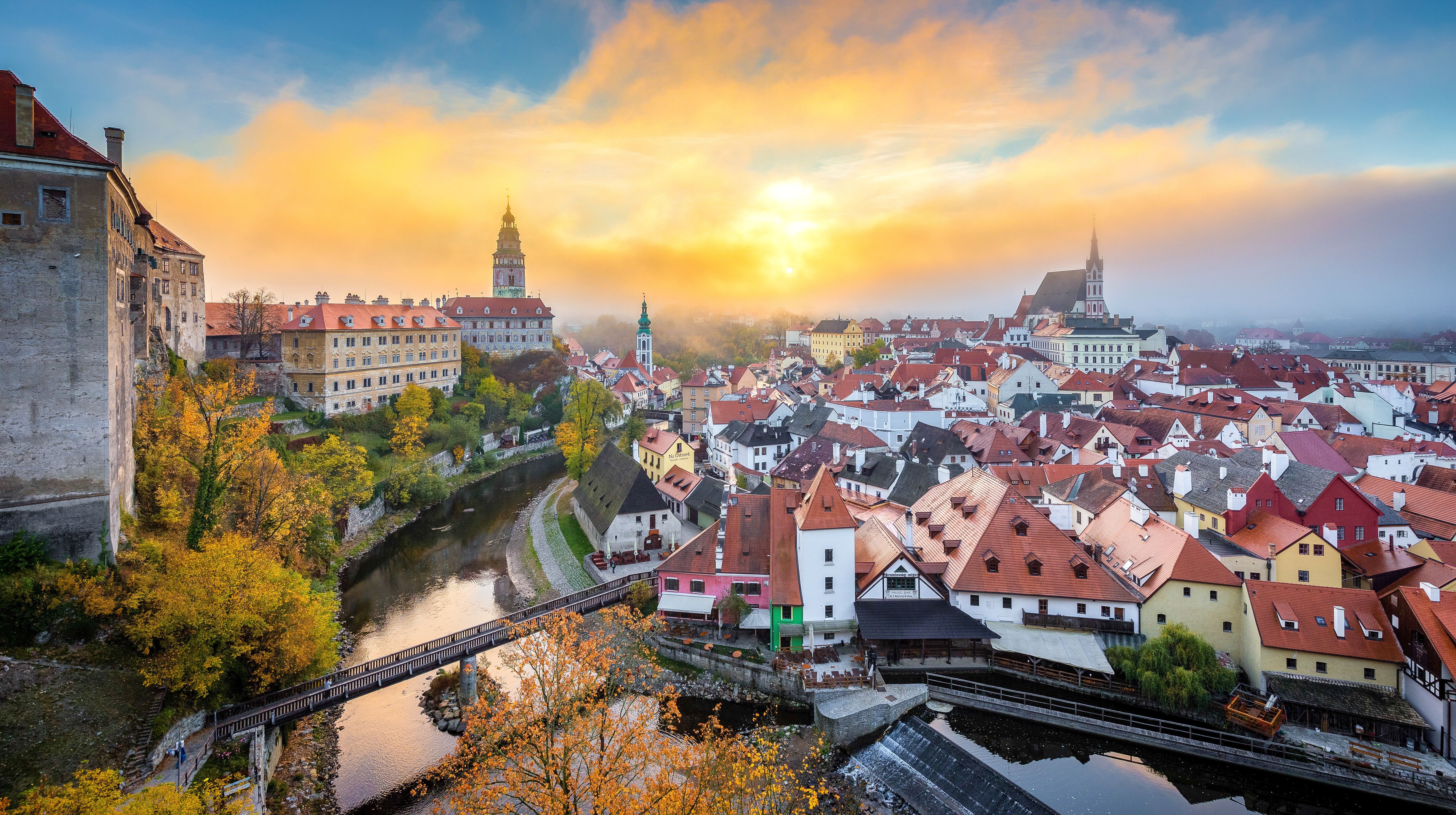 5465x3059 Prague With Sightseeing Stop In Cesky Krumlov