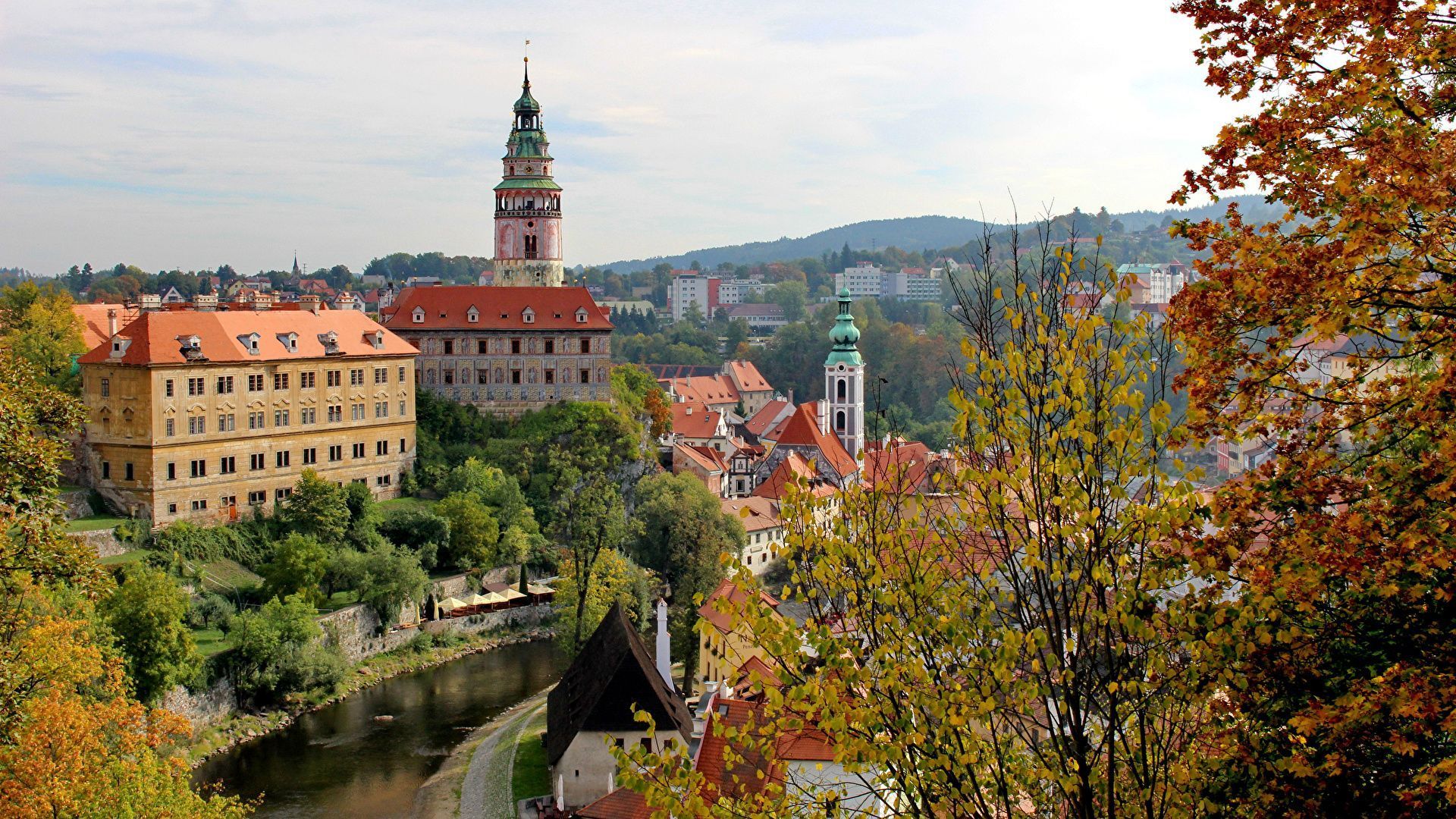 1920x1080 Picture Czech Republic Cesky Krumlov Autumn river Cities 1920x1080