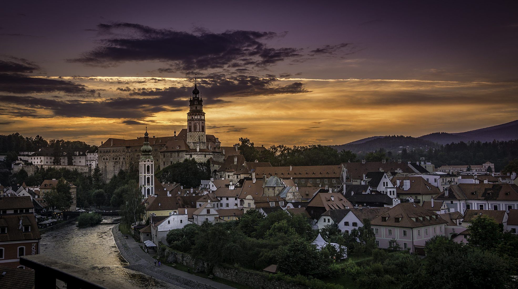 1971x1100 Český Krumlov, Czech Republic