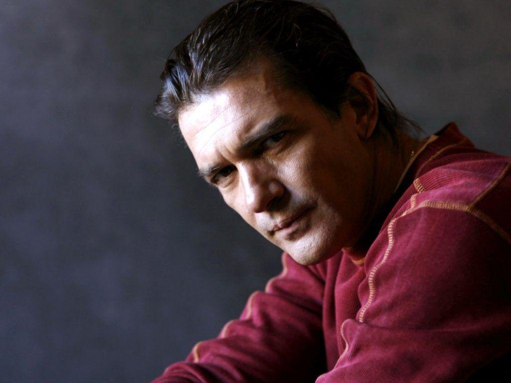1024x768 HD Antonio Banderas Wallpaper