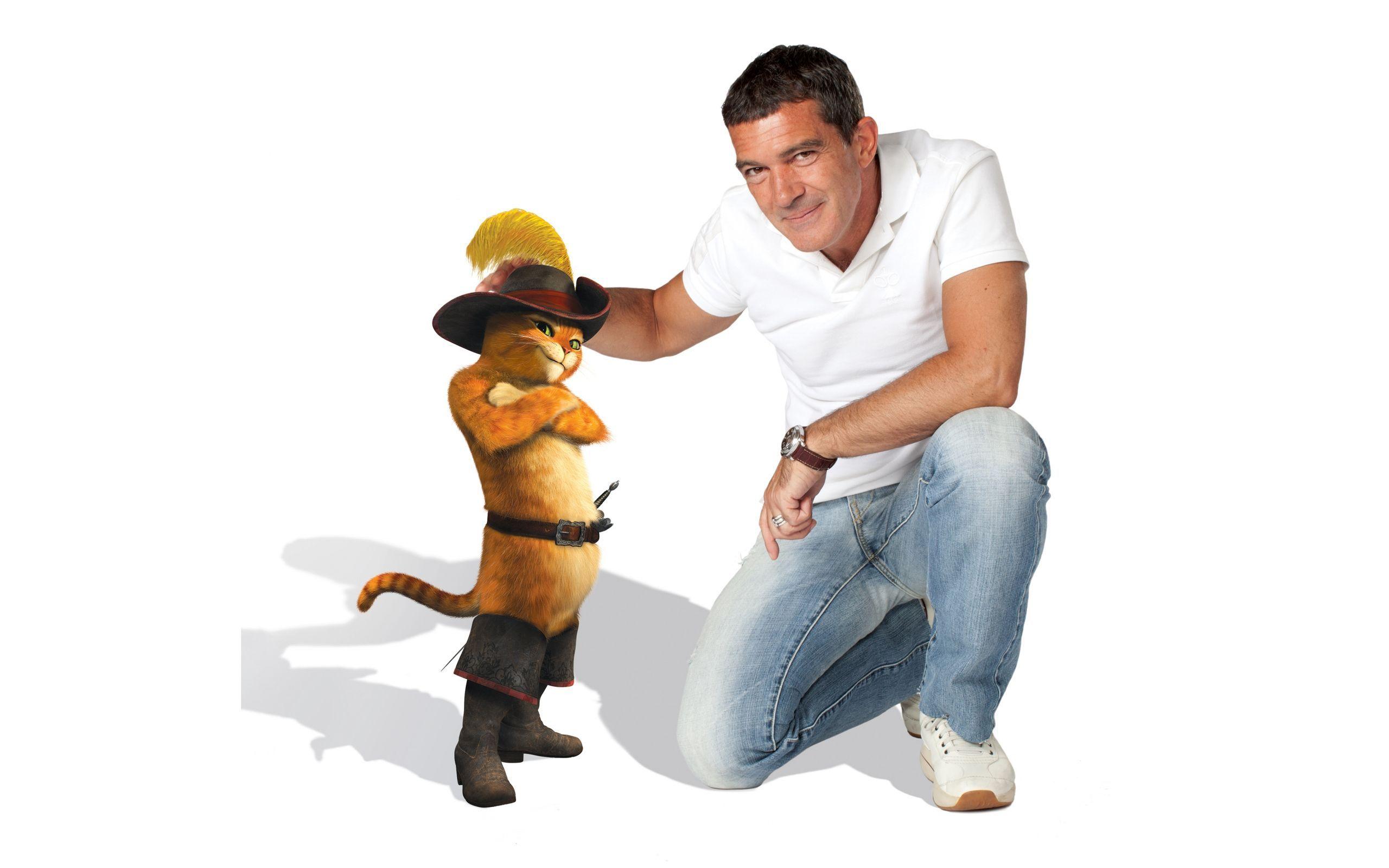 2560x1600 Antonio Banderas Wallpaper JEE 217.41 Kb