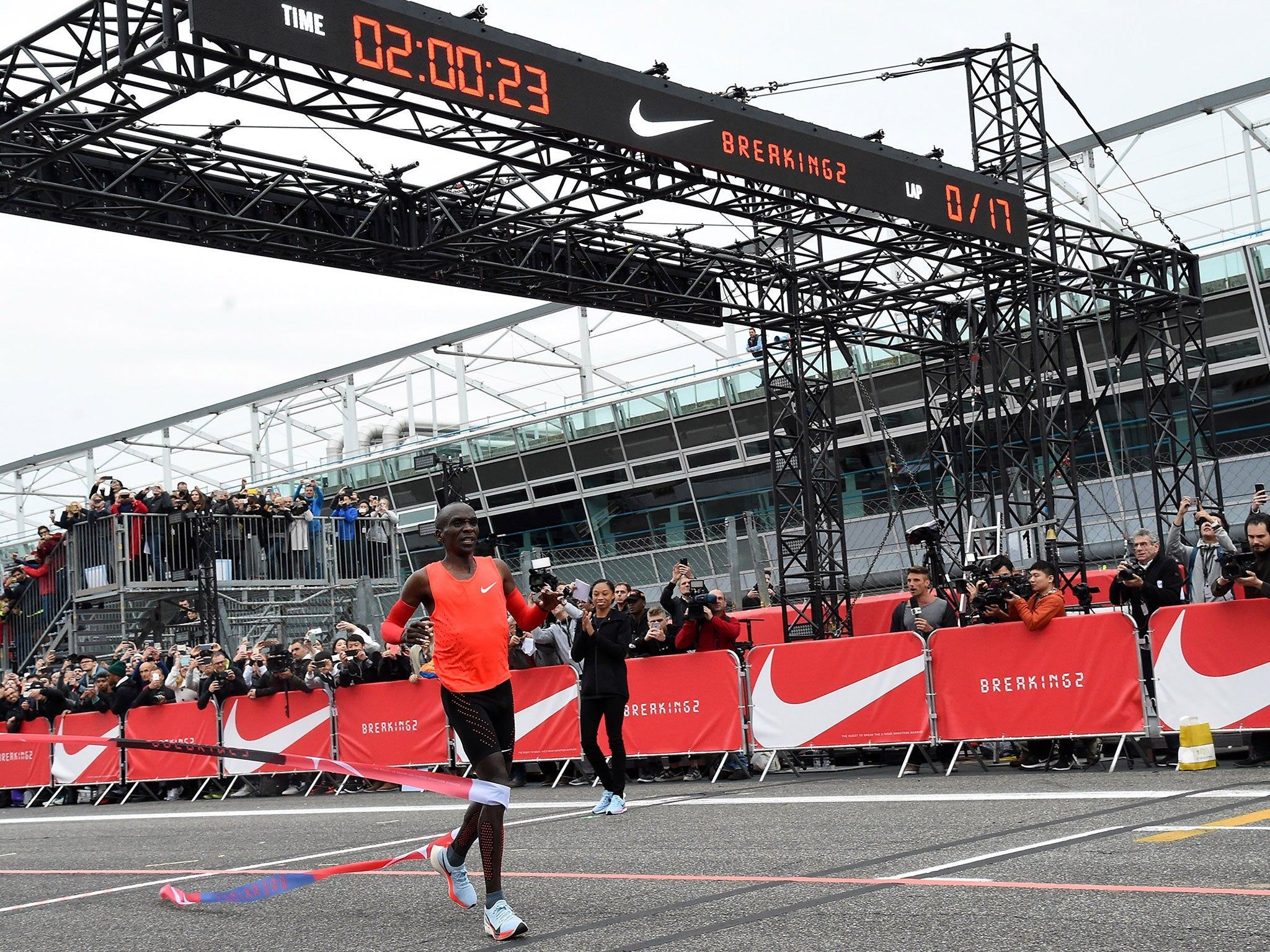 2048x1536 world record during Nike Breaking2 race